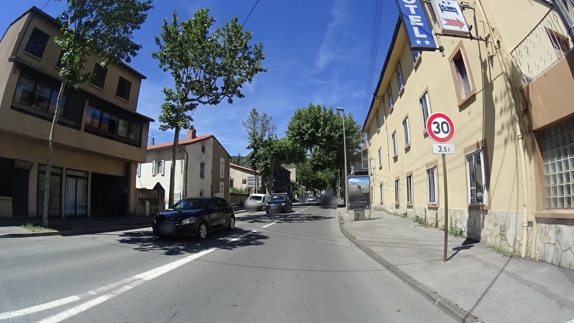 Street view near Hôtel des Voyageurs, Millau — © panieravide (CC BY-SA · Mapillary)