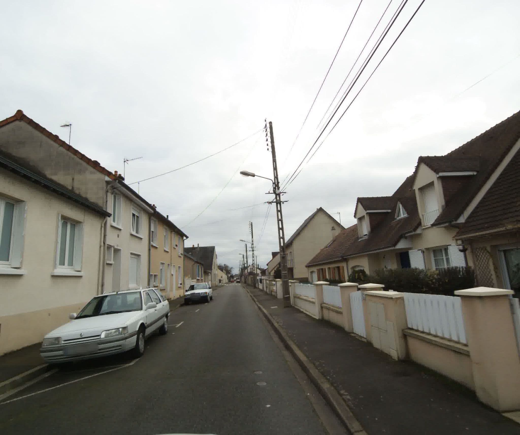 Street view near Chambre Donnant sur le Jardin, Le Mans — © sogefi (CC BY-SA · Mapillary)