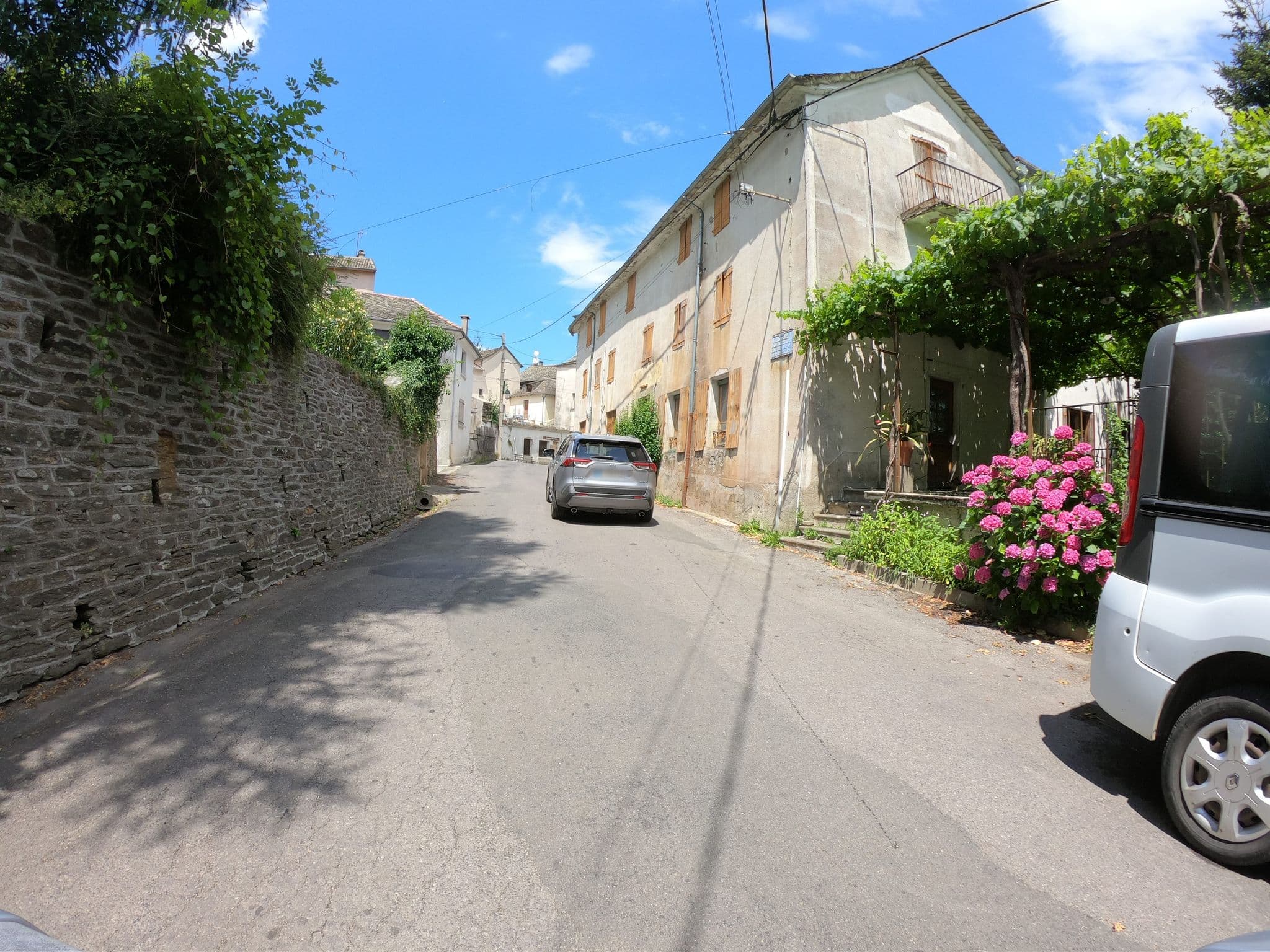 Street view near Hôtel Restaurant Lou Raïol, Saint-Jean-du-Gard — © joostjakob (CC BY-SA · Mapillary)