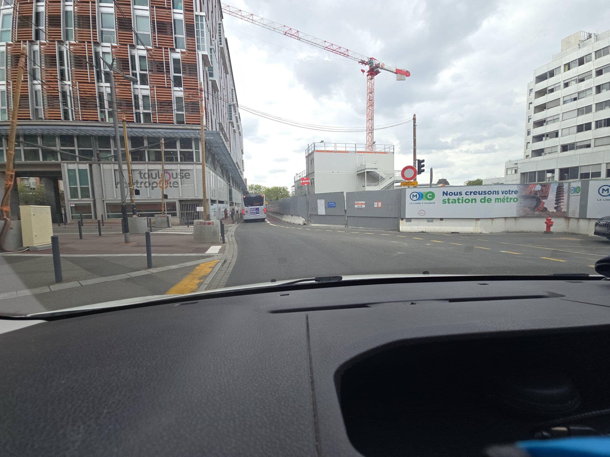 Street view near Résidence Orfea Toulouse, Toulouse — © Tlse-vins31 (CC BY-SA · Mapillary)