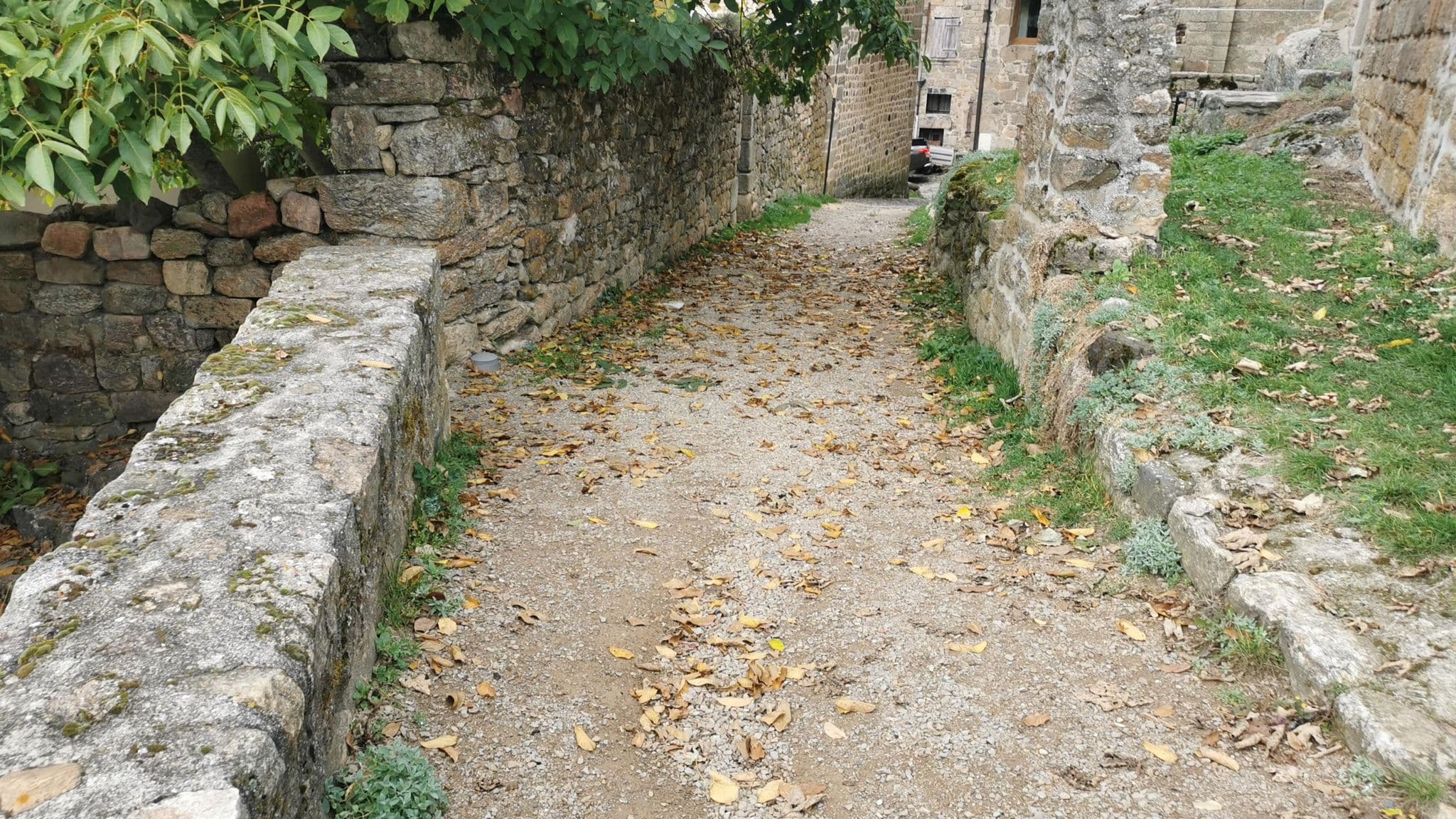 Street view near Gîte du Besset, Langogne — © bernardvoyageur (CC BY-SA · Mapillary)