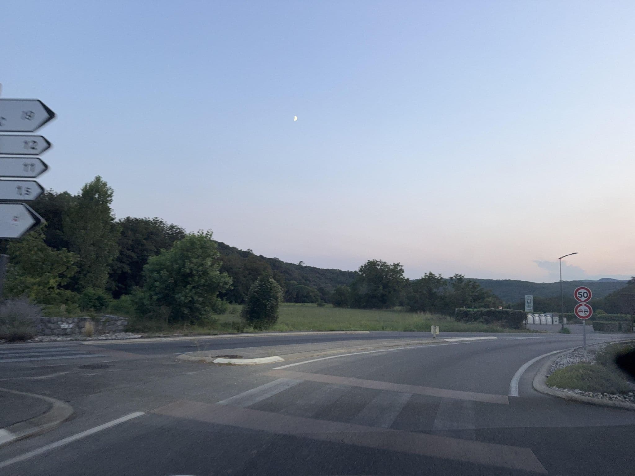 Street view near Le Domaine de Chames Vallon-Pont-d'Arc, Vallon-Pont-d'Arc — © ottor (CC BY-SA · Mapillary)