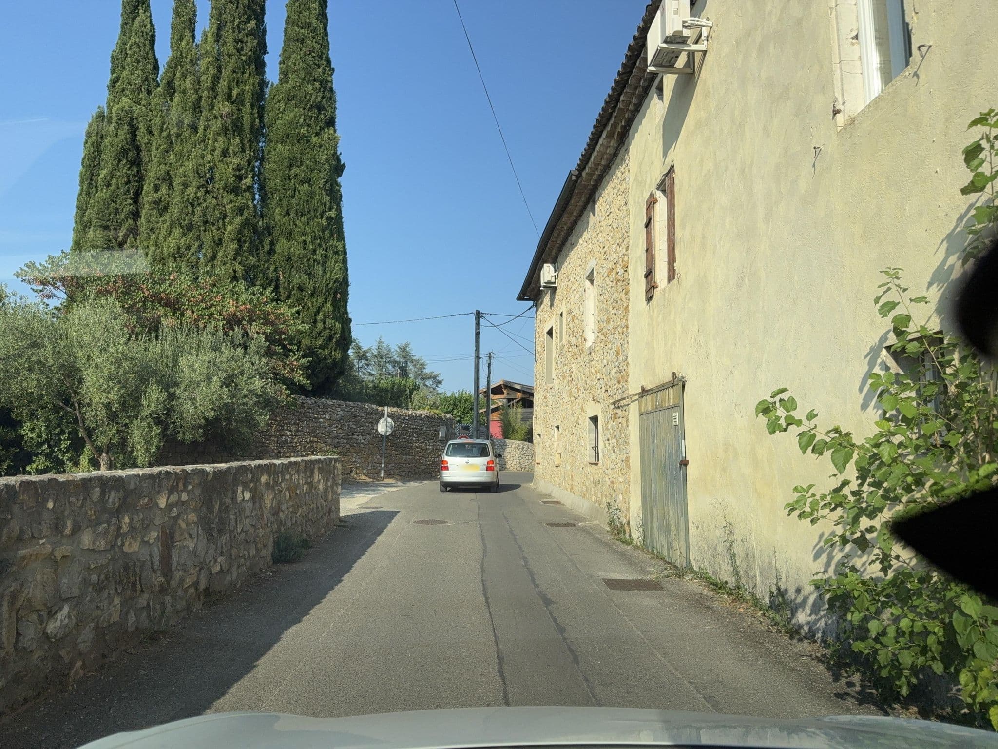Street view near Mas de la Rose, Vallon-Pont-d'Arc — © ottor (CC BY-SA · Mapillary)