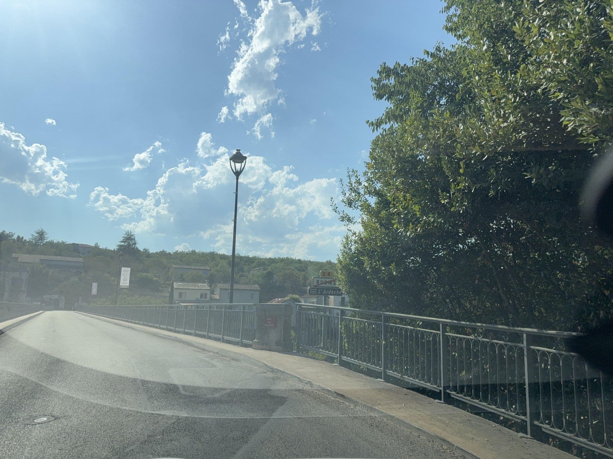 Street view near Villa Hugon, Ruoms — © ottor (CC BY-SA · Mapillary)