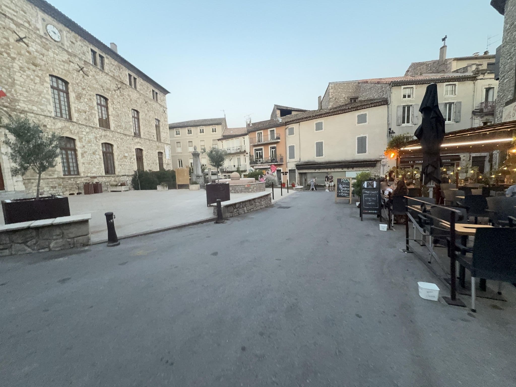 Street view near Appart'Vacances Vallon-Pont-d'Arc, Vallon-Pont-d'Arc — © ottor (CC BY-SA · Mapillary)