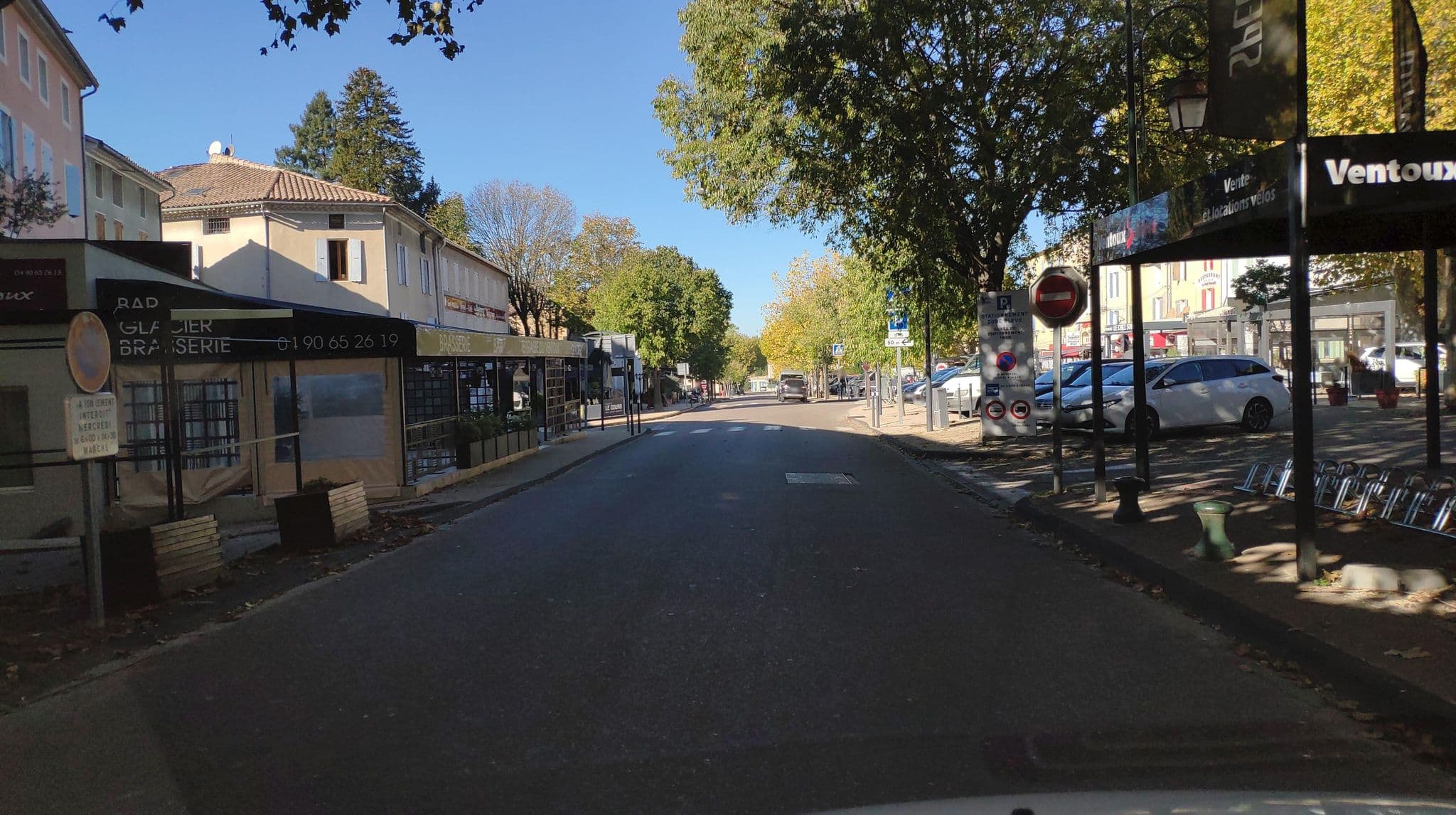 Street view near Appart-Hôtel Résidence Maloc, Malaucène — © cabinetcourbi (CC BY-SA · Mapillary)