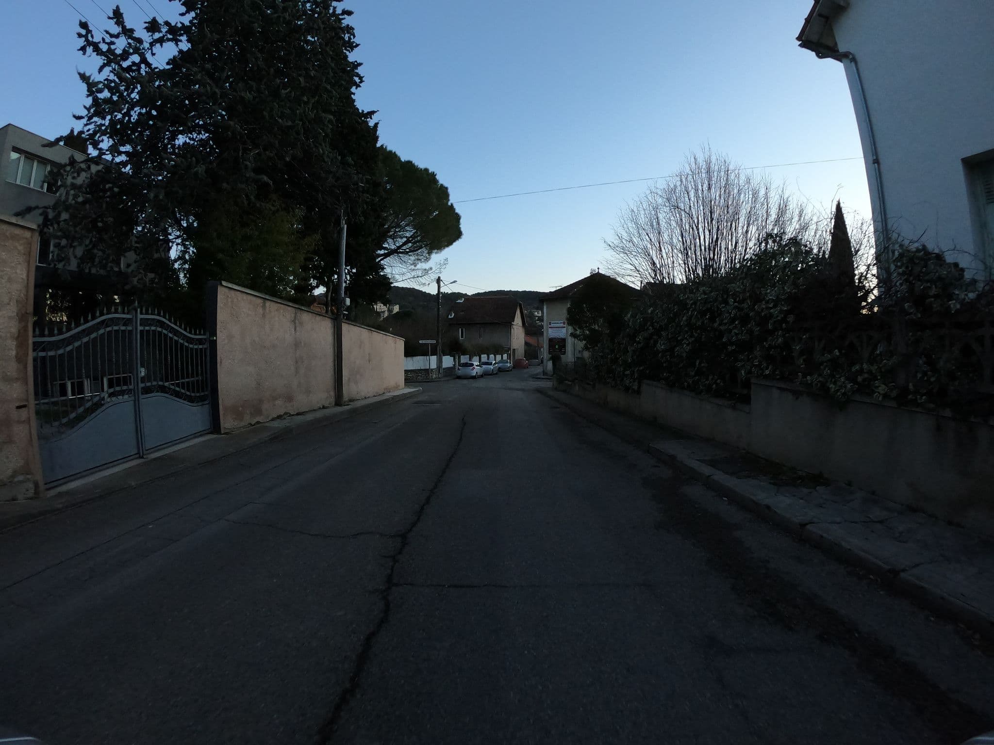 Street view near Le Cube, Vaison-la-Romaine — © joostjakob (CC BY-SA · Mapillary)