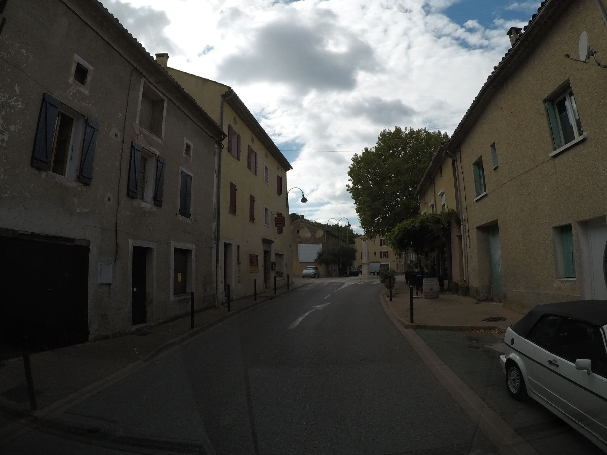 Street view near Les Cabanes en Provence, Malaucène — © yaron (CC BY-SA · Mapillary)