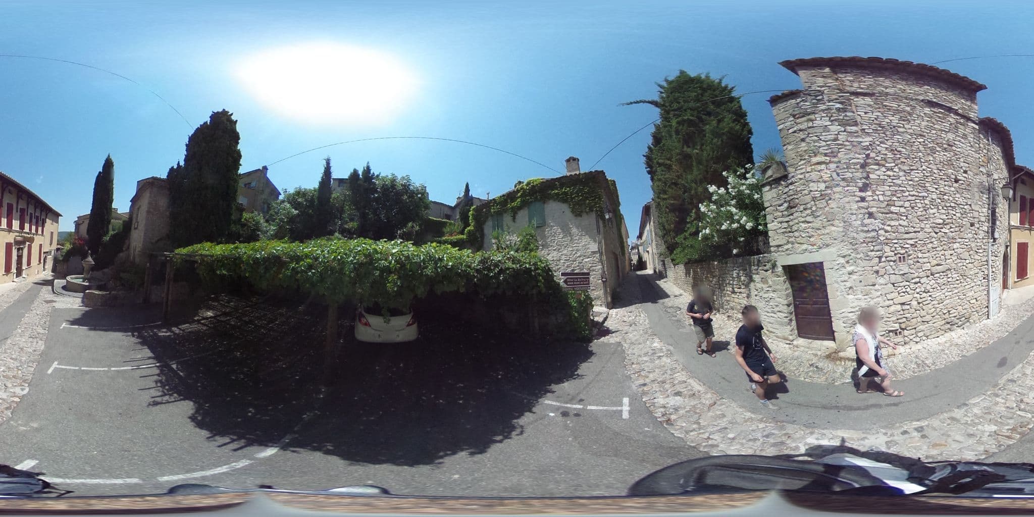 Street view near Apartment Rue de l'eveche, Vaison-la-Romaine — © zimmy (CC BY-SA · Mapillary)