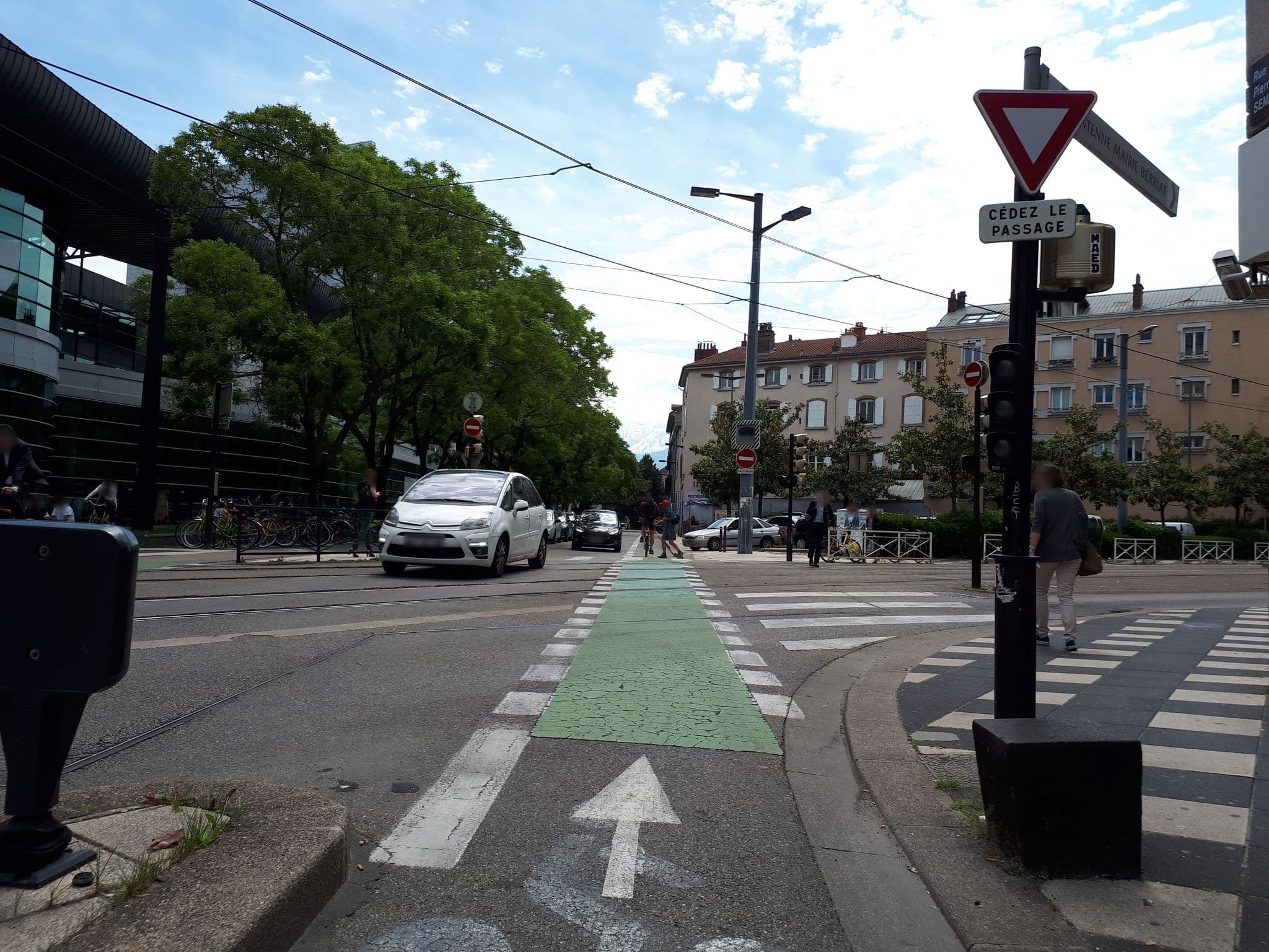Street view near City Suite, Grenoble — © quicky (CC BY-SA · Mapillary)