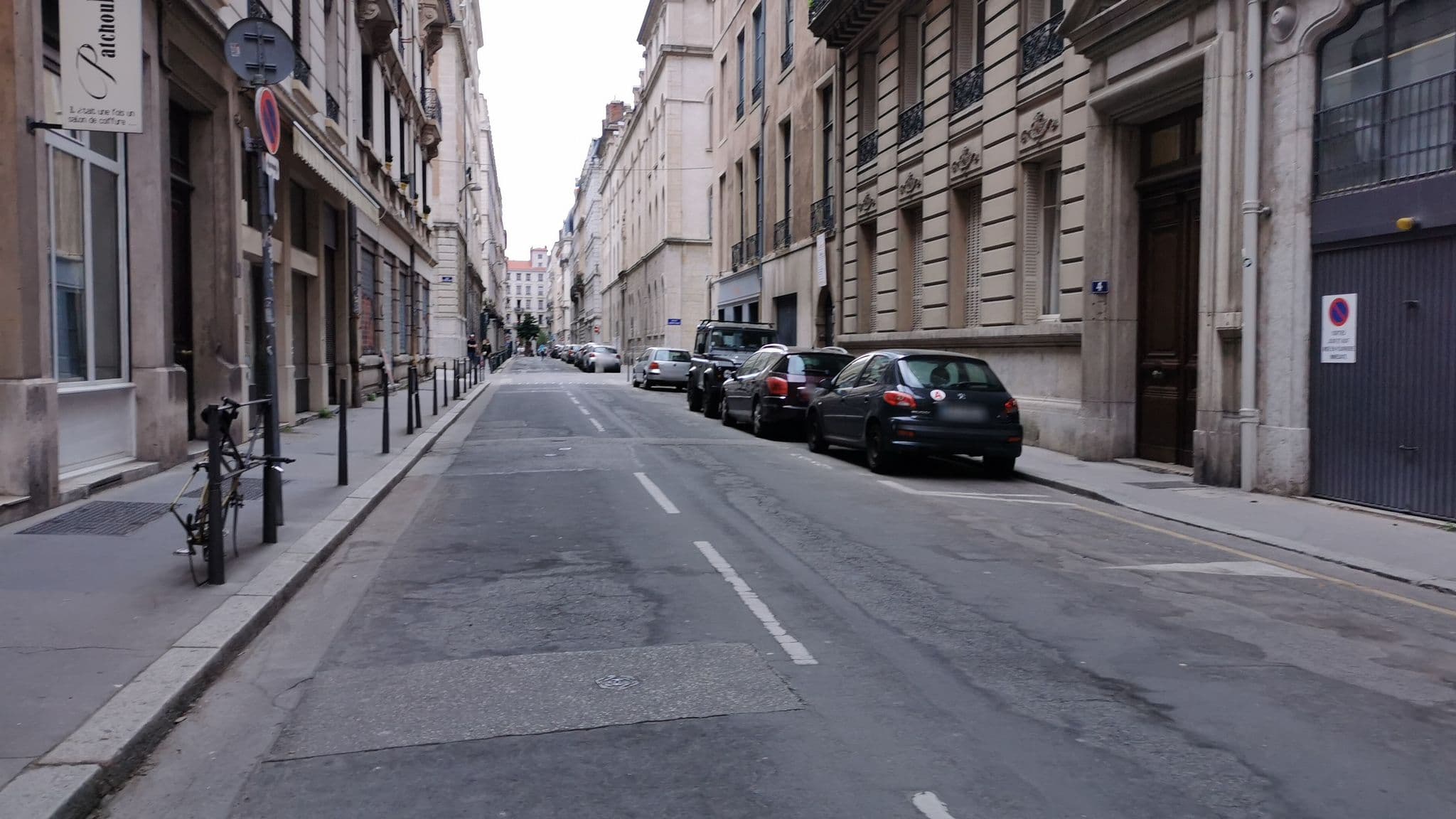 Street view near Bellecour, Ainay Cosy Apartment, Lyon 02 — © pogregoire (CC BY-SA · Mapillary)