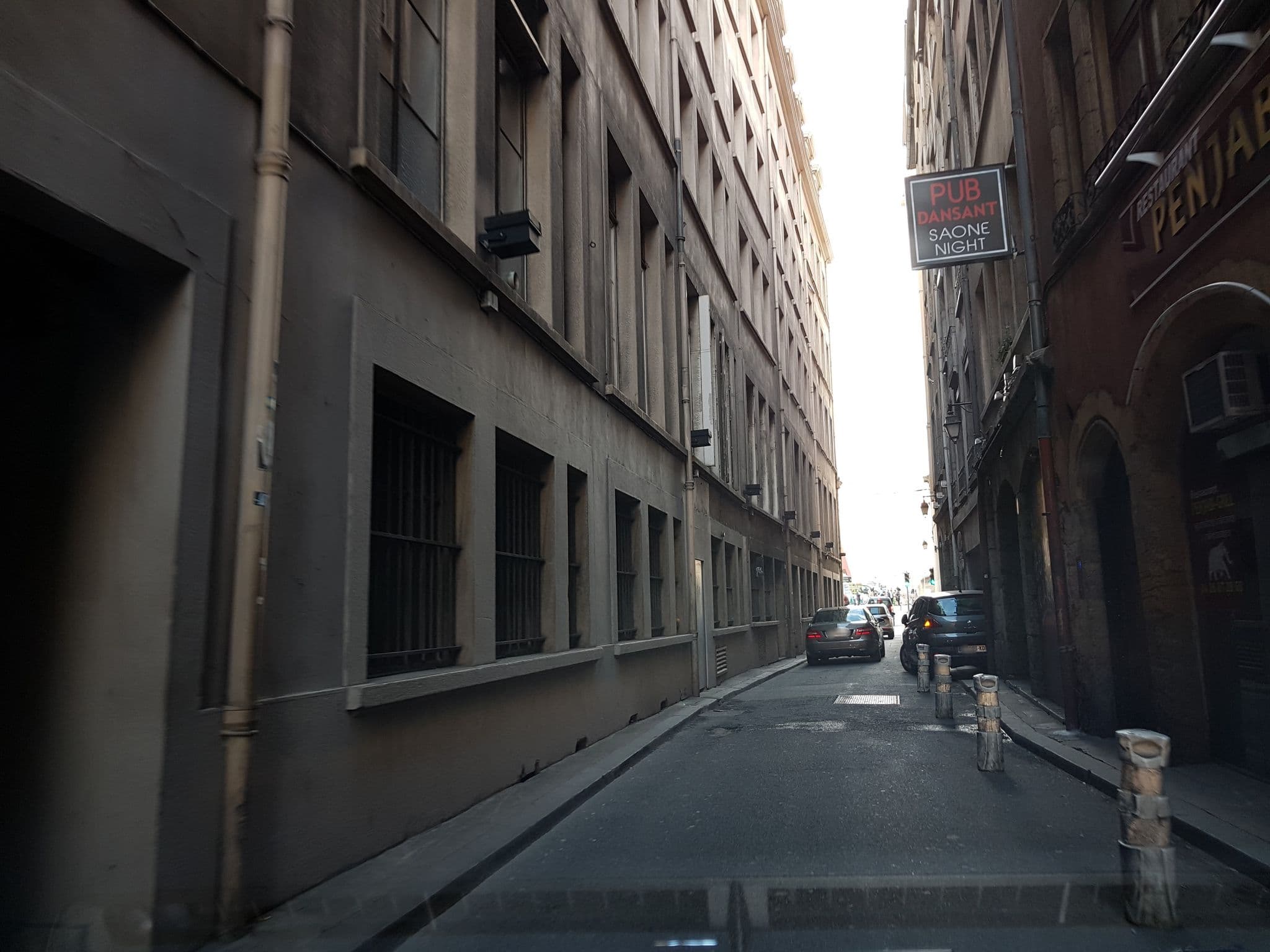Street view near Best Western Saint Antoine, Lyon 05 — © fgouget (CC BY-SA · Mapillary)