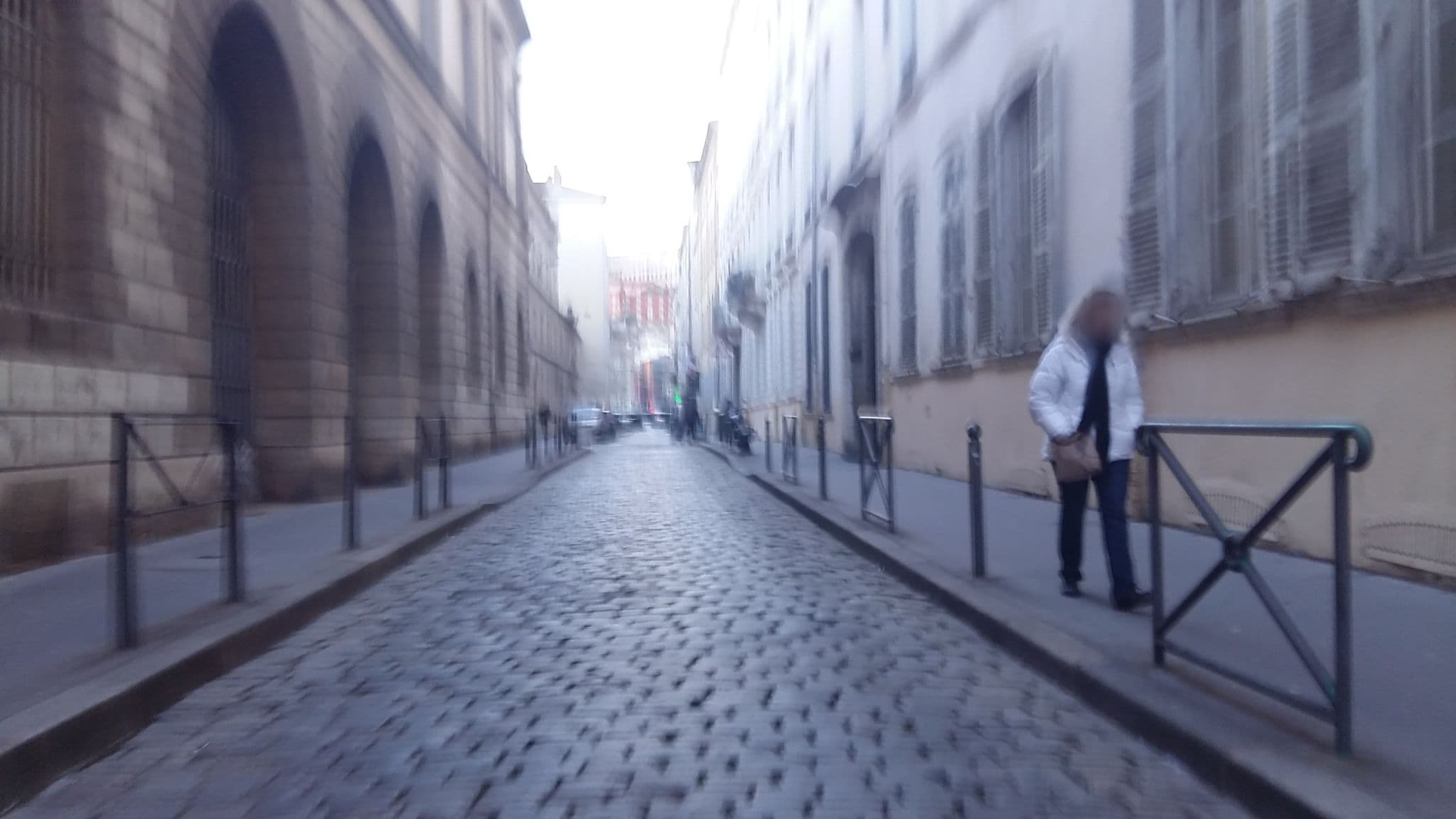 Street view near Honorê, Lyon 02 — © blueberry (CC BY-SA · Mapillary)