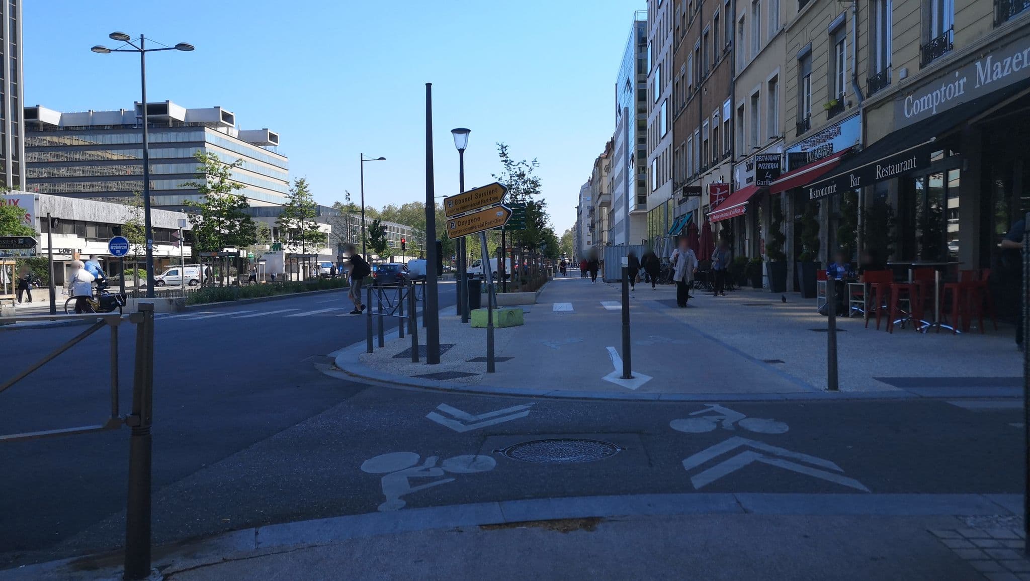 Street view near Residence Pavillon Mazenod, Lyon 03 — © blueberry (CC BY-SA · Mapillary)