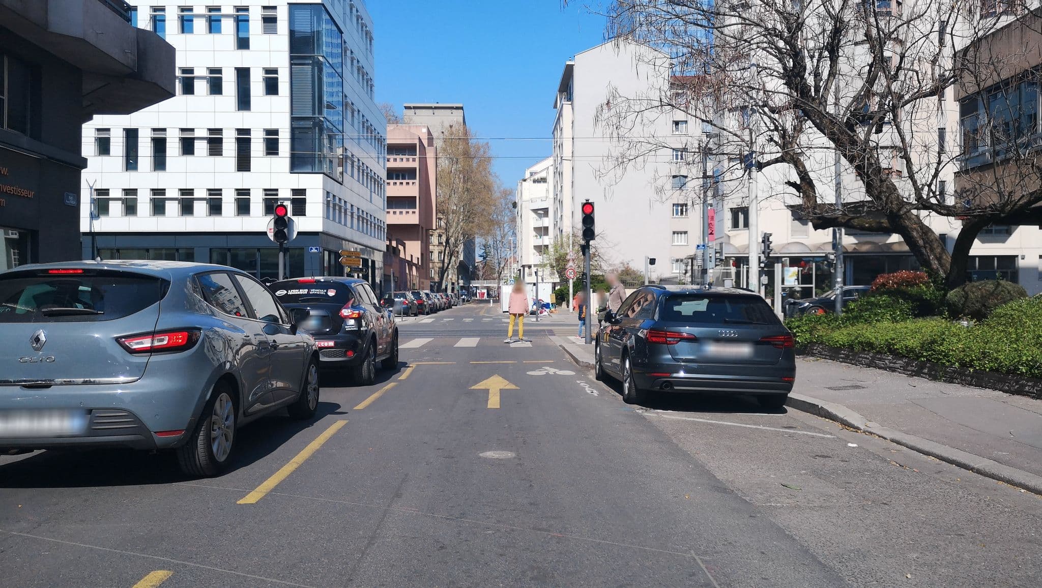 Street view near Appart Servient, Lyon 03 — © blueberry (CC BY-SA · Mapillary)