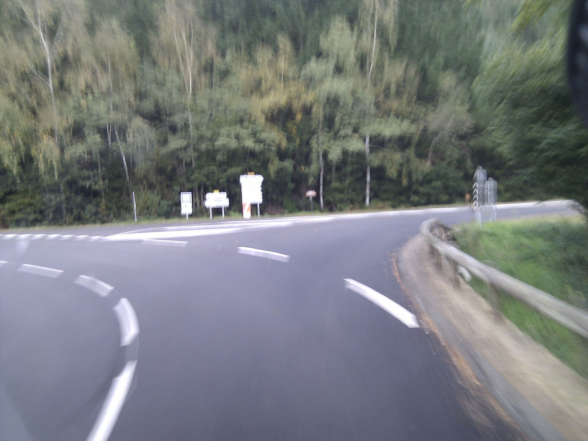 Street view near Chalet du Montal, Saulieu — © mprins (CC BY-SA · Mapillary)