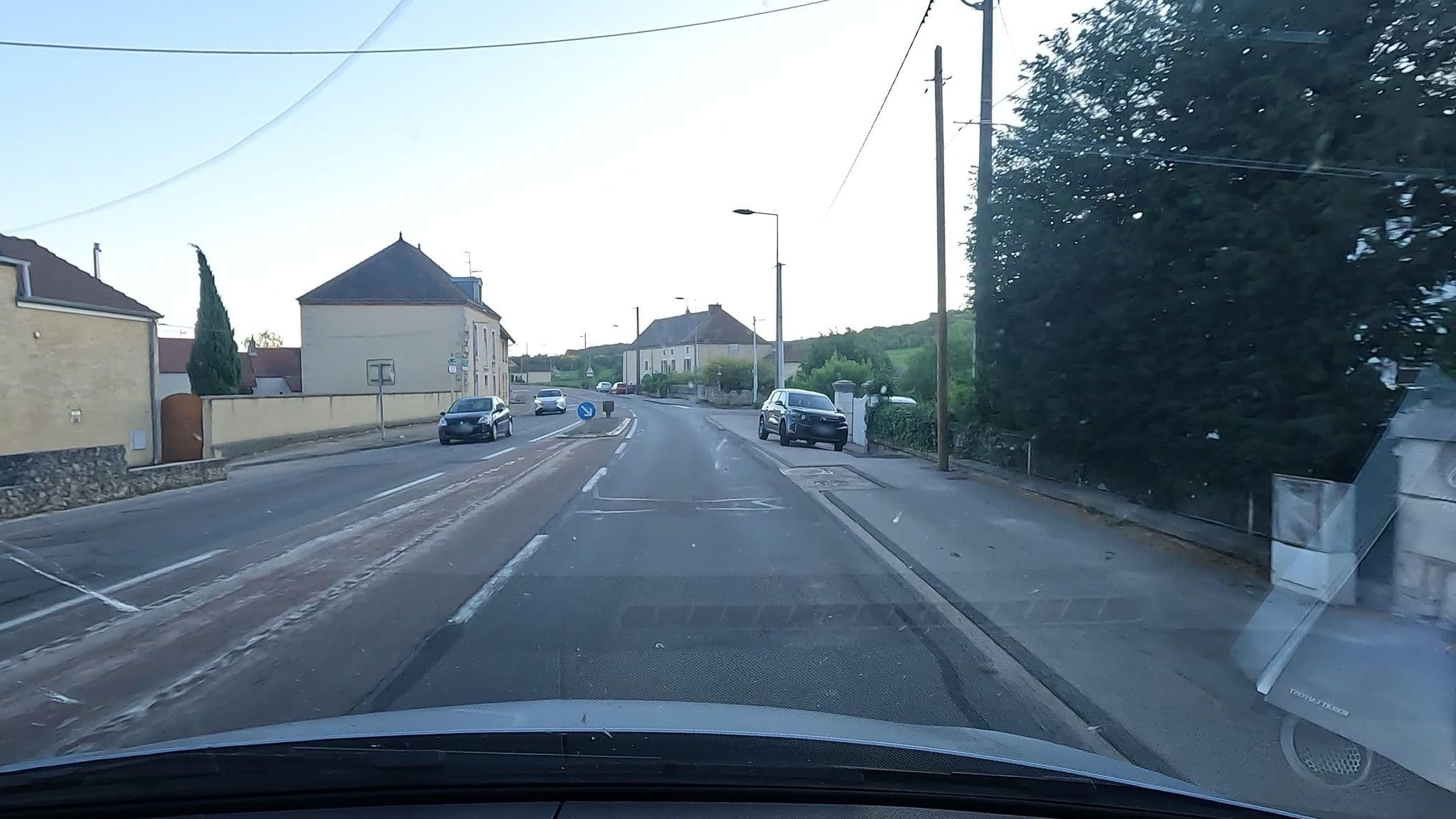 Street view near Hôtel Restaurant du Centre, Nuits-Saint-Georges — © vinisa (CC BY-SA · Mapillary)