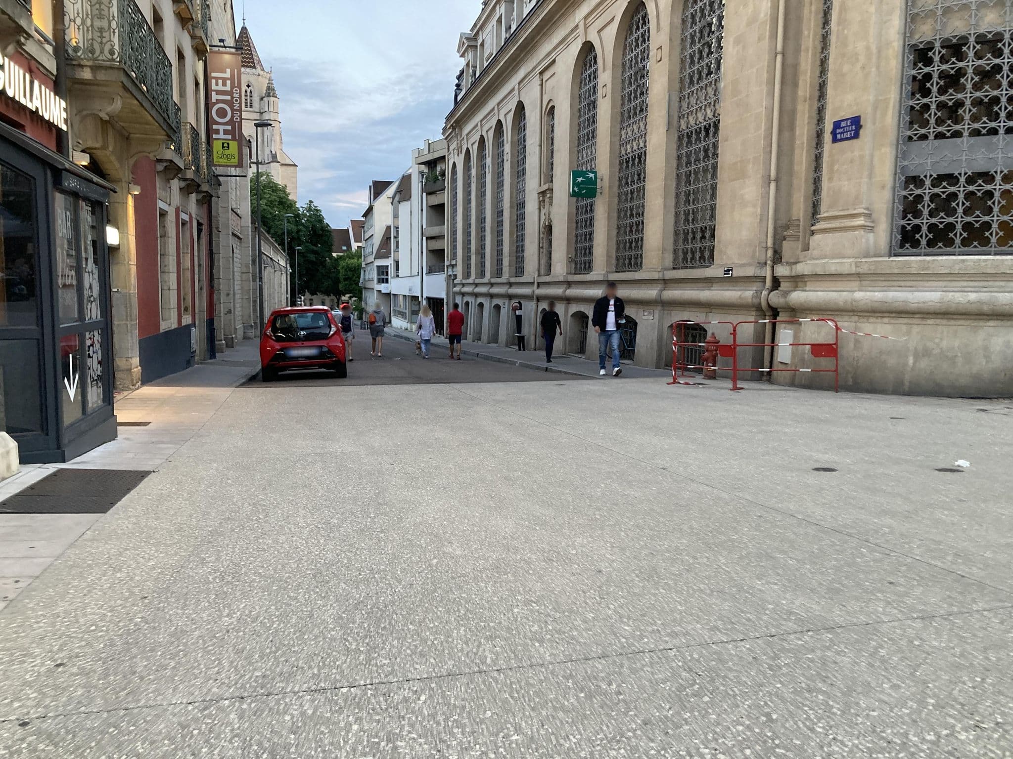 Street view near Logis Hôtel Darcy Dijon Centre, Dijon — © beat (CC BY-SA · Mapillary)