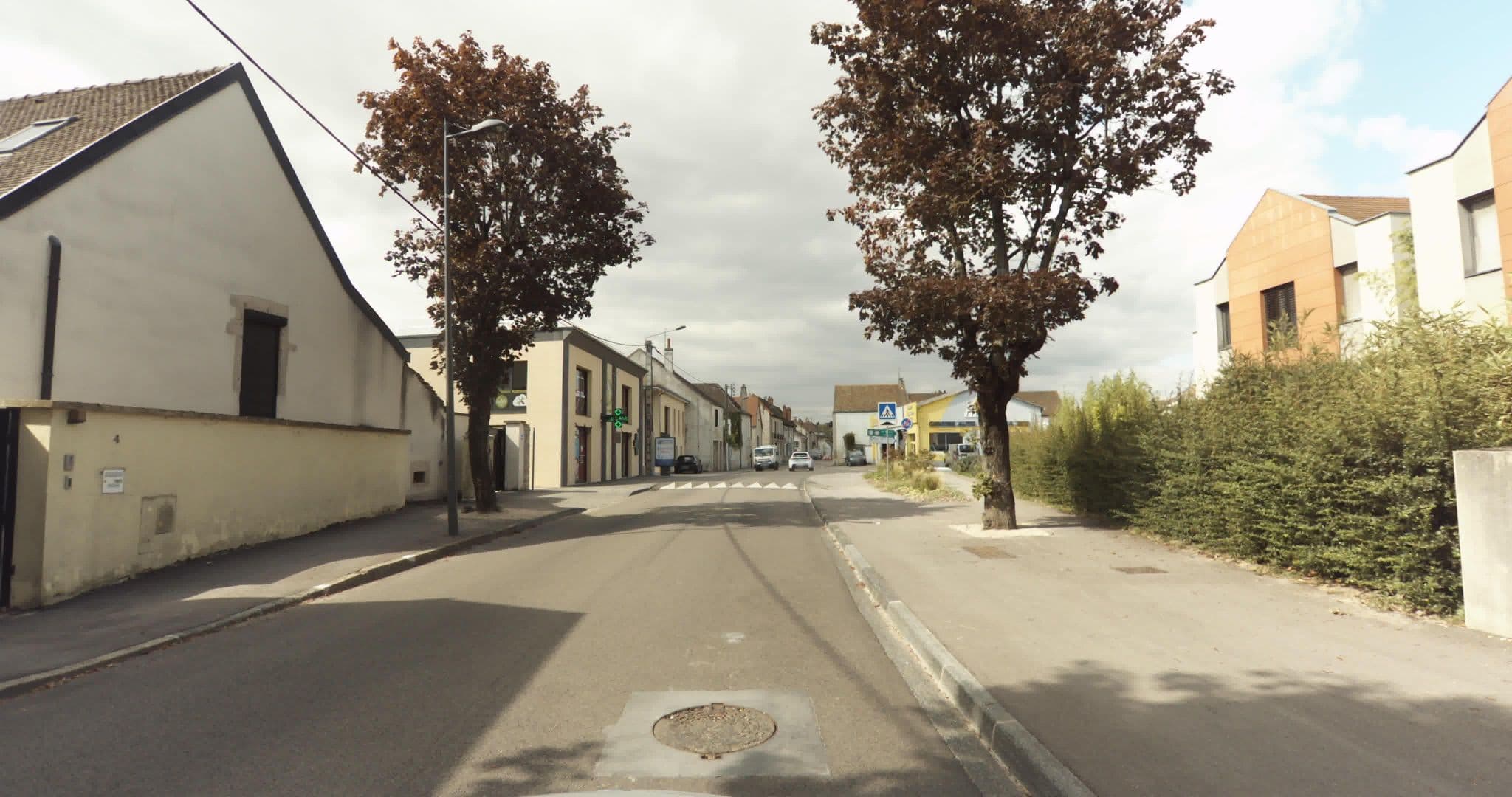 Street view near Les Rives De La Bouzaise, Beaune — © sogefi (CC BY-SA · Mapillary)