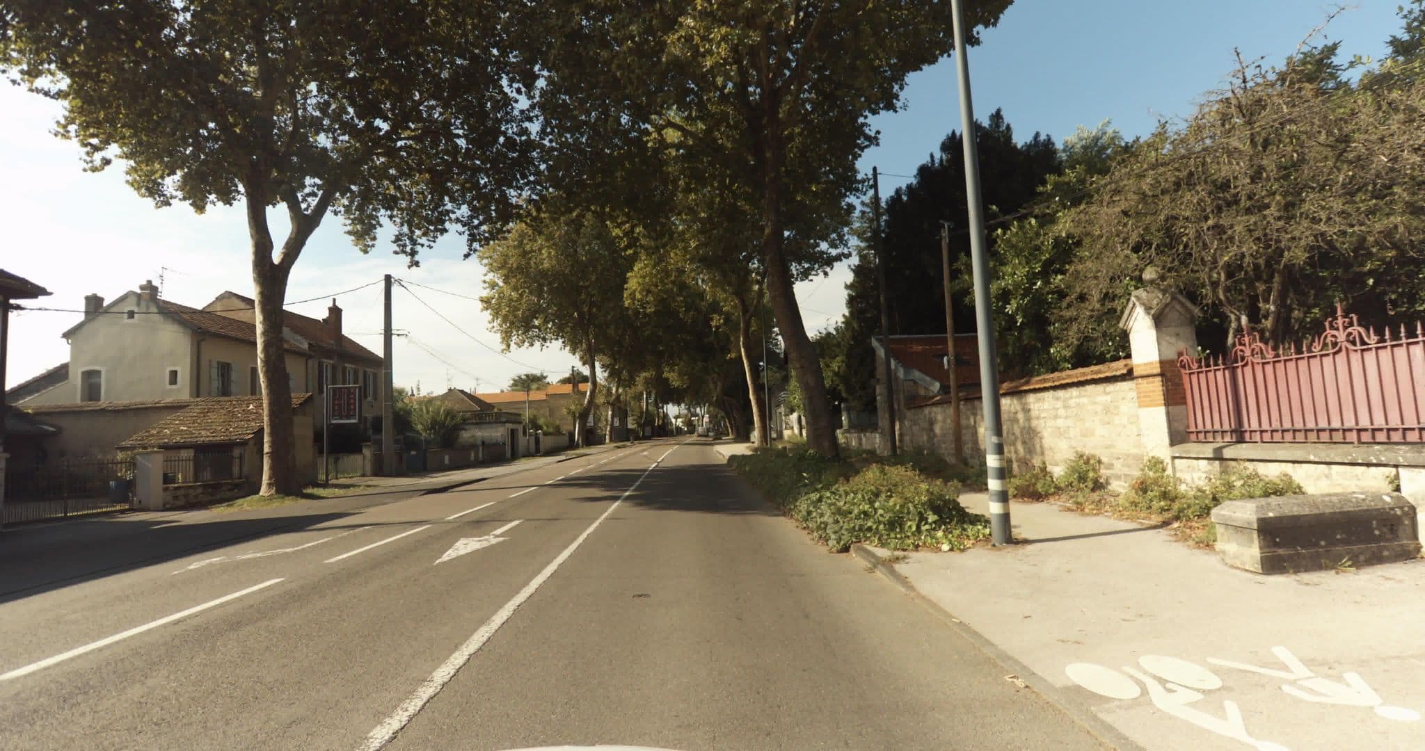 Street view near Les Chardonnereux, Beaune — © sogefi (CC BY-SA · Mapillary)