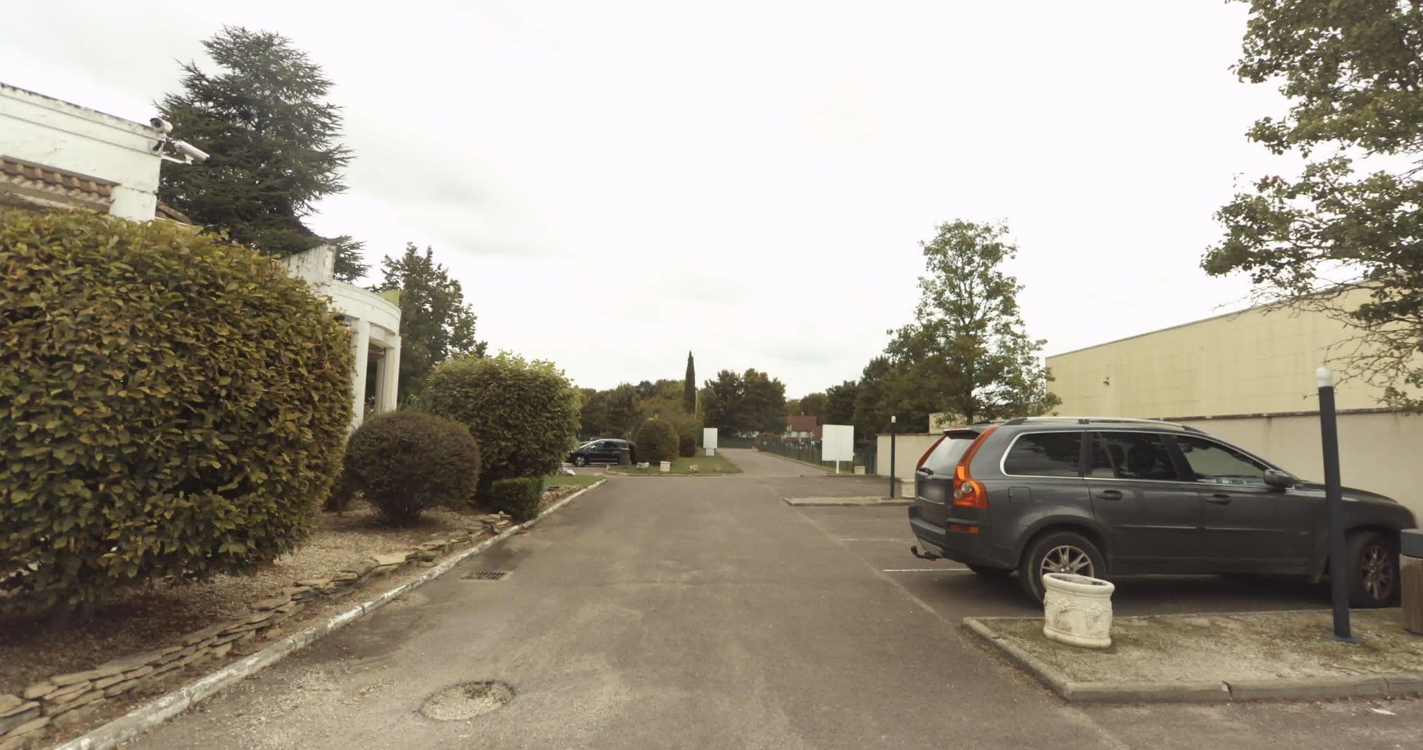 Street view near Carline Hôtel Restaurant, Beaune — © sogefi (CC BY-SA · Mapillary)