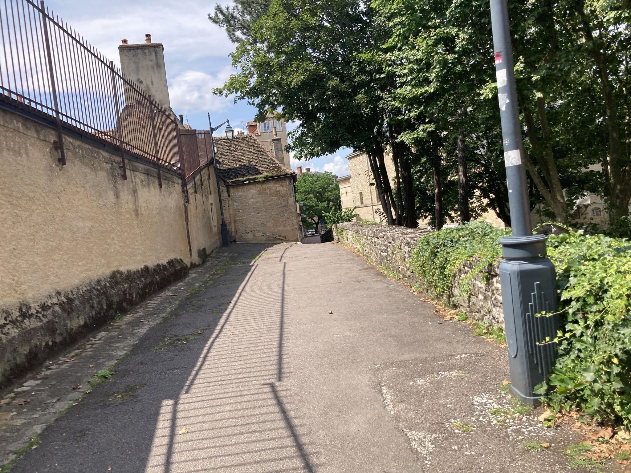 Street view near Côté Rempart, Beaune — © beat (CC BY-SA · Mapillary)