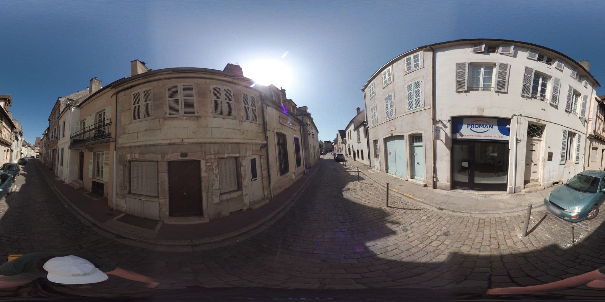 Street view near Le coeur de Beaune, Beaune — © geovelo (CC BY-SA · Mapillary)