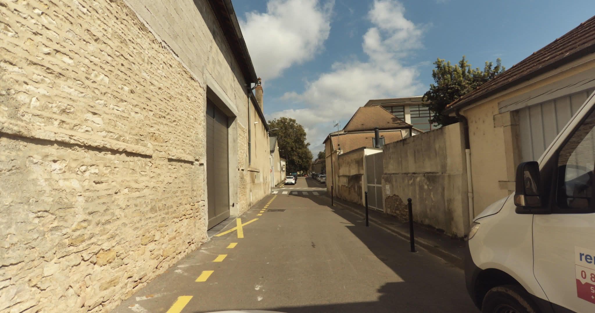 Street view near Le SoHome, Beaune — © sogefi (CC BY-SA · Mapillary)