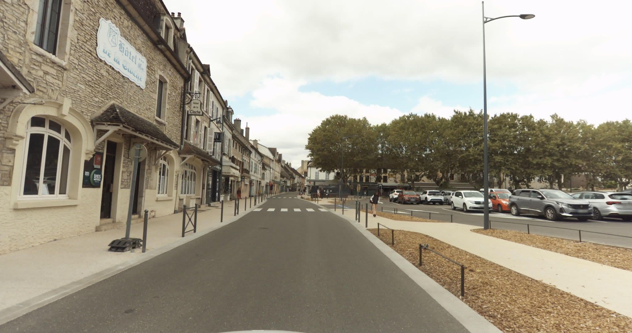 Street view near Hôtel de la Cloche, Beaune — © sogefi (CC BY-SA · Mapillary)
