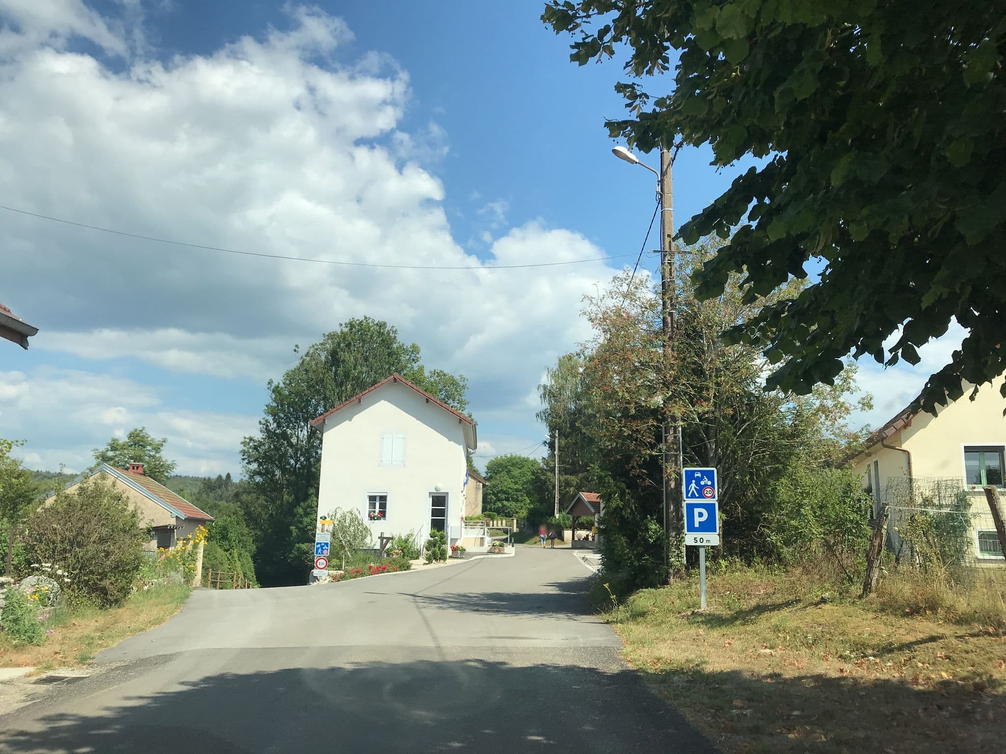 Street view near Thorn Christina, Clairvaux-les-Lacs — © thepriben (CC BY-SA · Mapillary)
