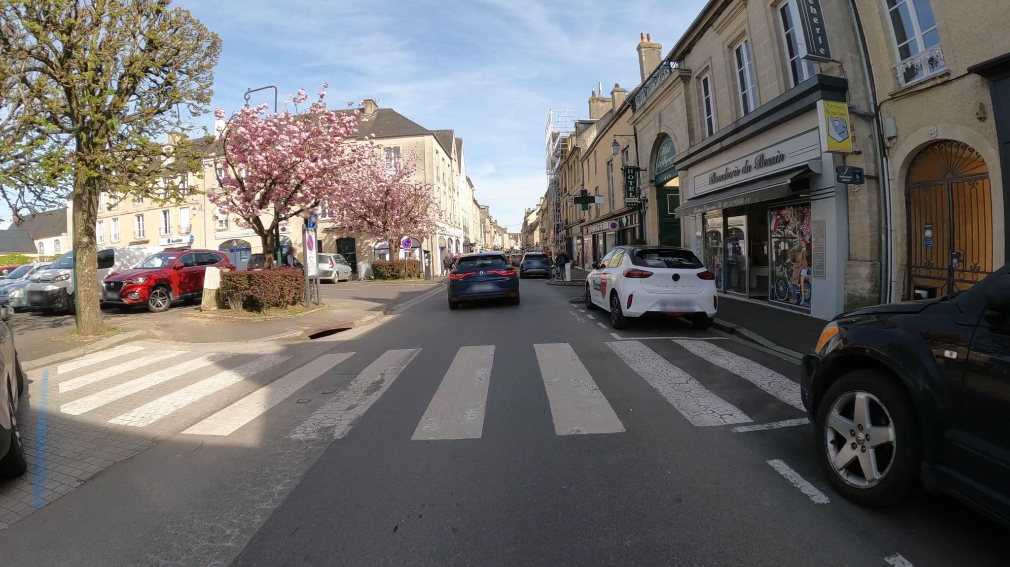 Street view near Hôtel d'Argouges, Bayeux — © Nzau (CC BY-SA · Mapillary)