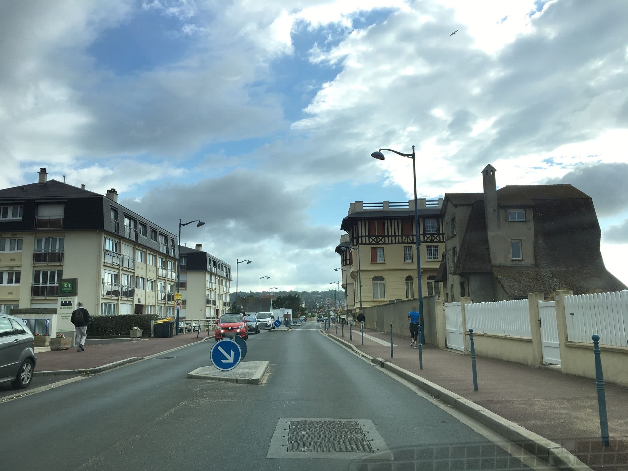 Street view near Deauville Villers Plage, Villers-sur-Mer — © cquest (CC BY-SA · Mapillary)
