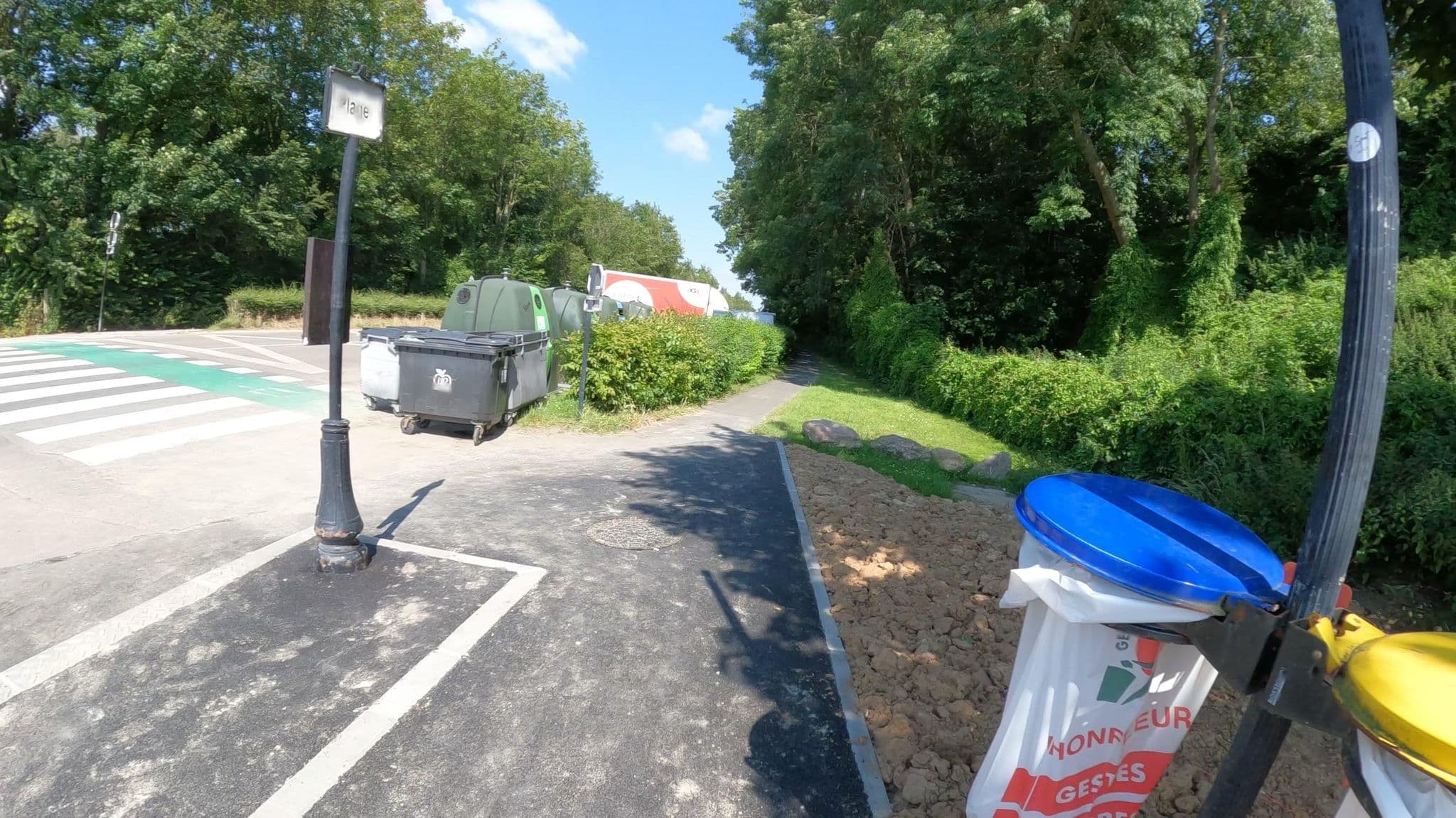 Street view near Le Manoir des Impressionnistes, Honfleur — © Nzau (CC BY-SA · Mapillary)