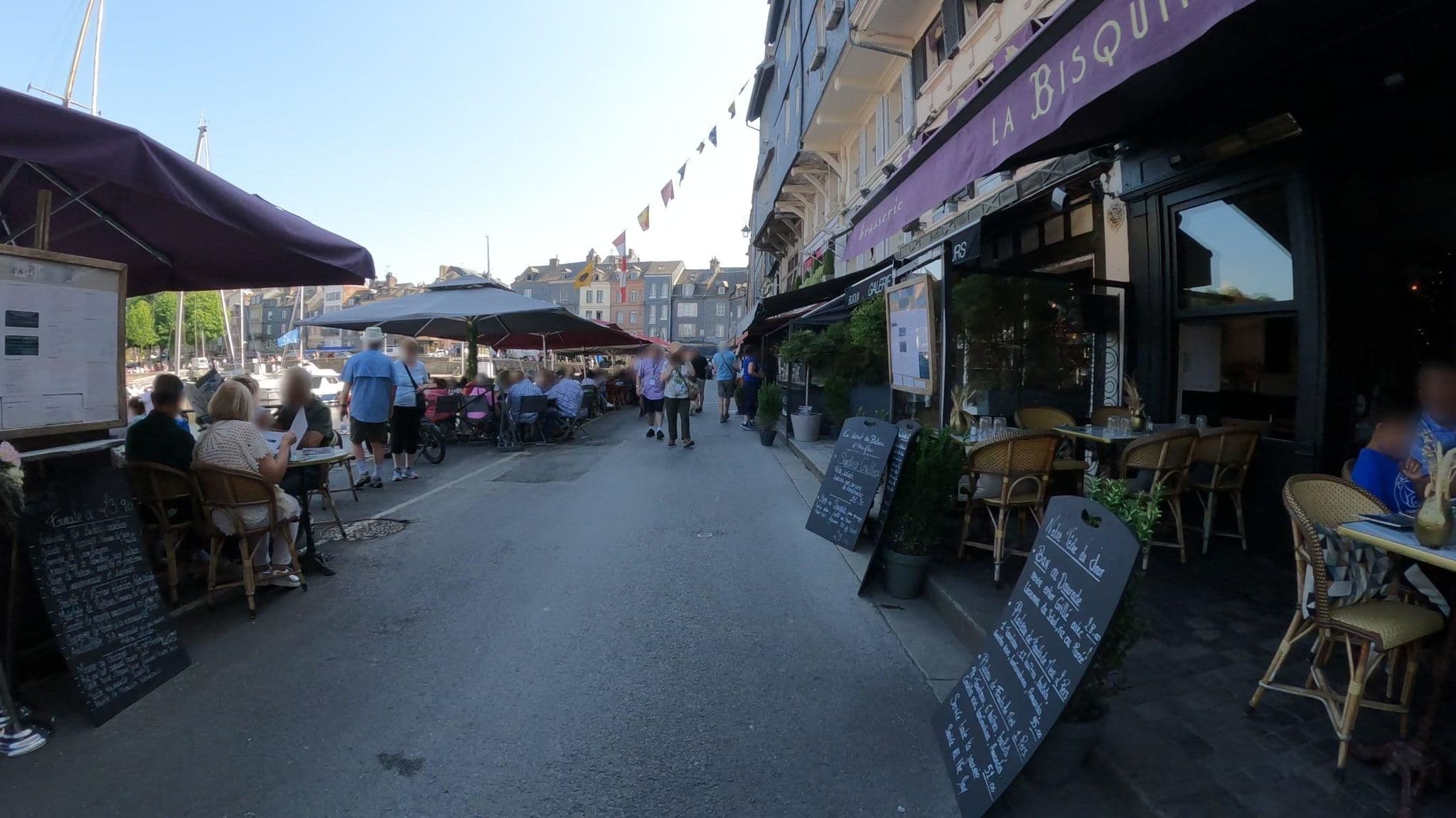 Street view near Ma Poésie, Honfleur — © Nzau (CC BY-SA · Mapillary)