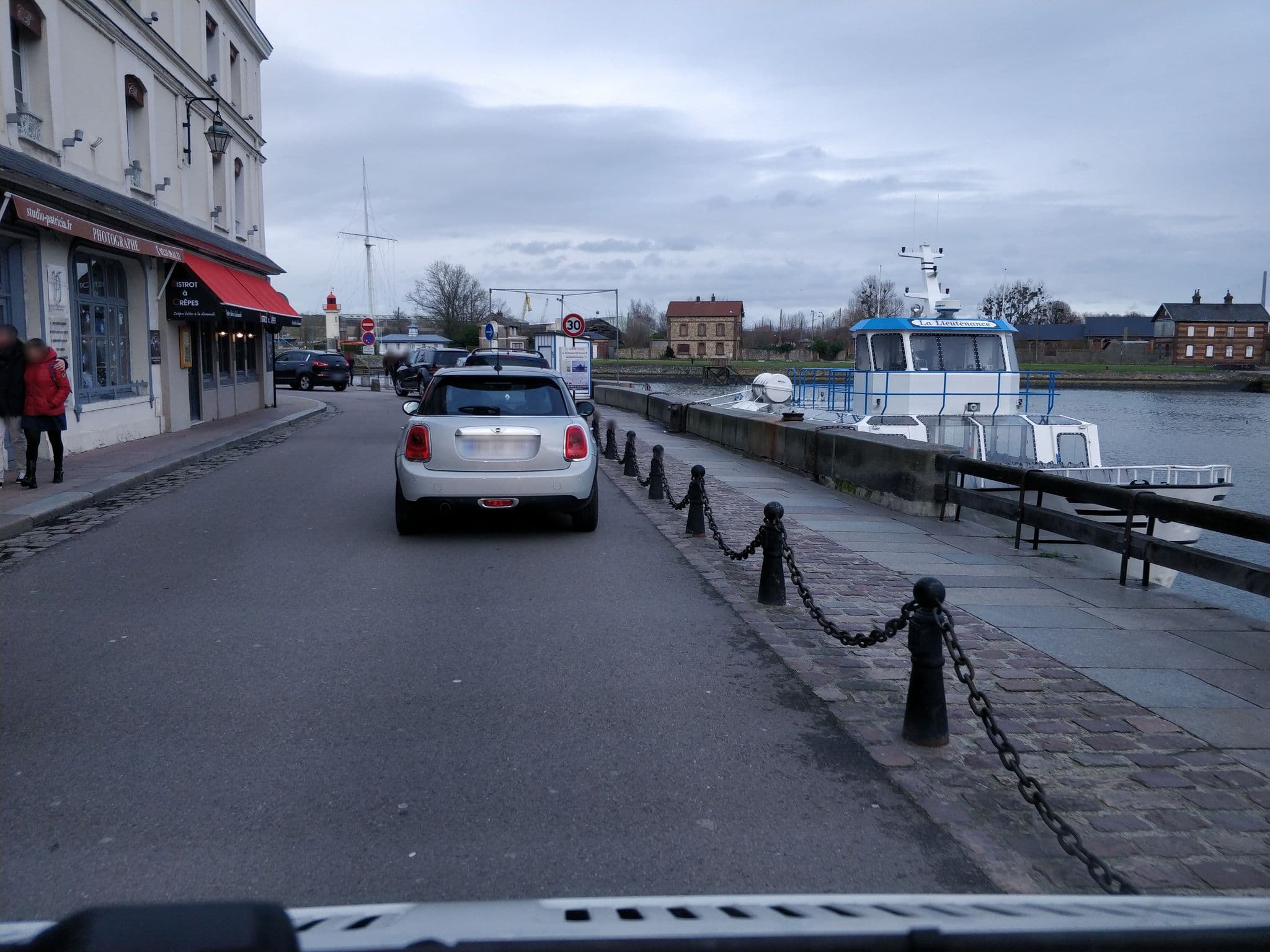 Street view near La Maison d'Augustin, Honfleur — © raymond (CC BY-SA · Mapillary)