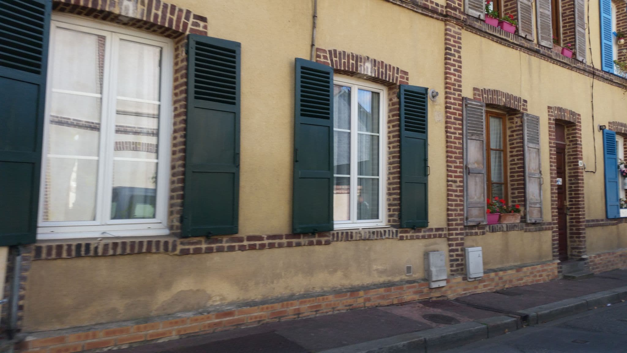 Street view near Gite les Orchidées, Honfleur — © it_s_so_funny (CC BY-SA · Mapillary)