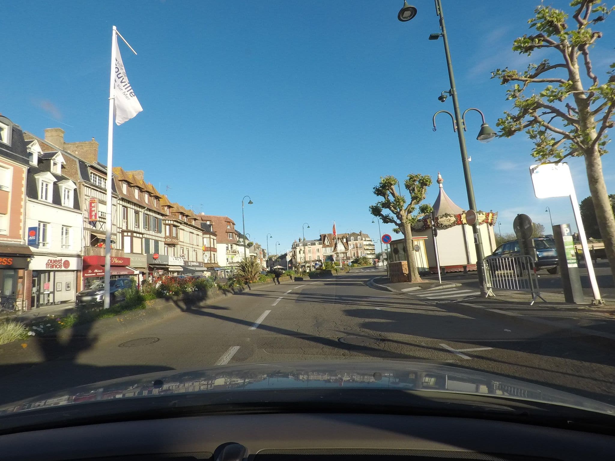 Street view near Chez Marie et Domi, Trouville-sur-Mer — © maftieu (CC BY-SA · Mapillary)