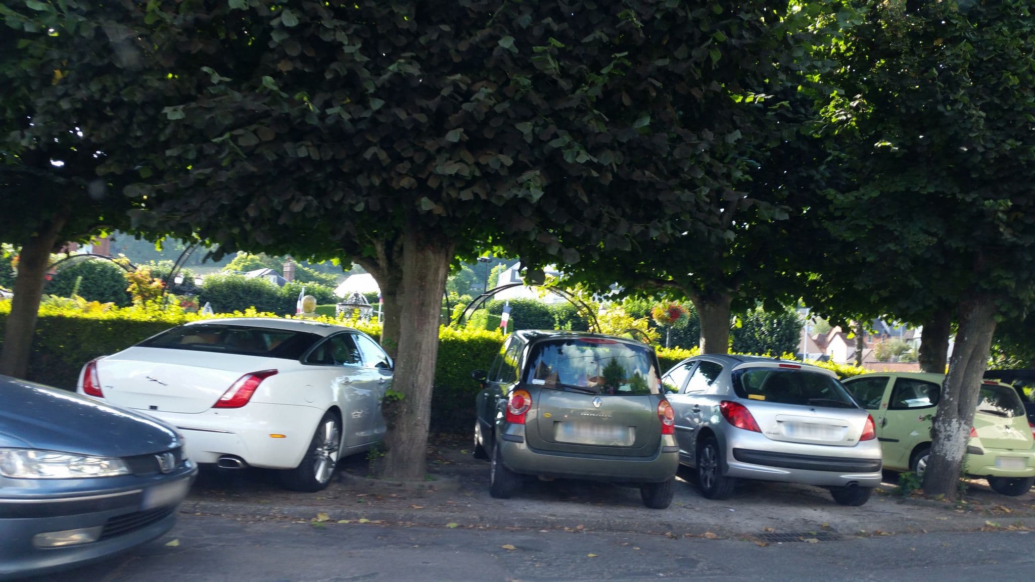Street view near A L'ecole Buissonnière, Honfleur — © it_s_so_funny (CC BY-SA · Mapillary)
