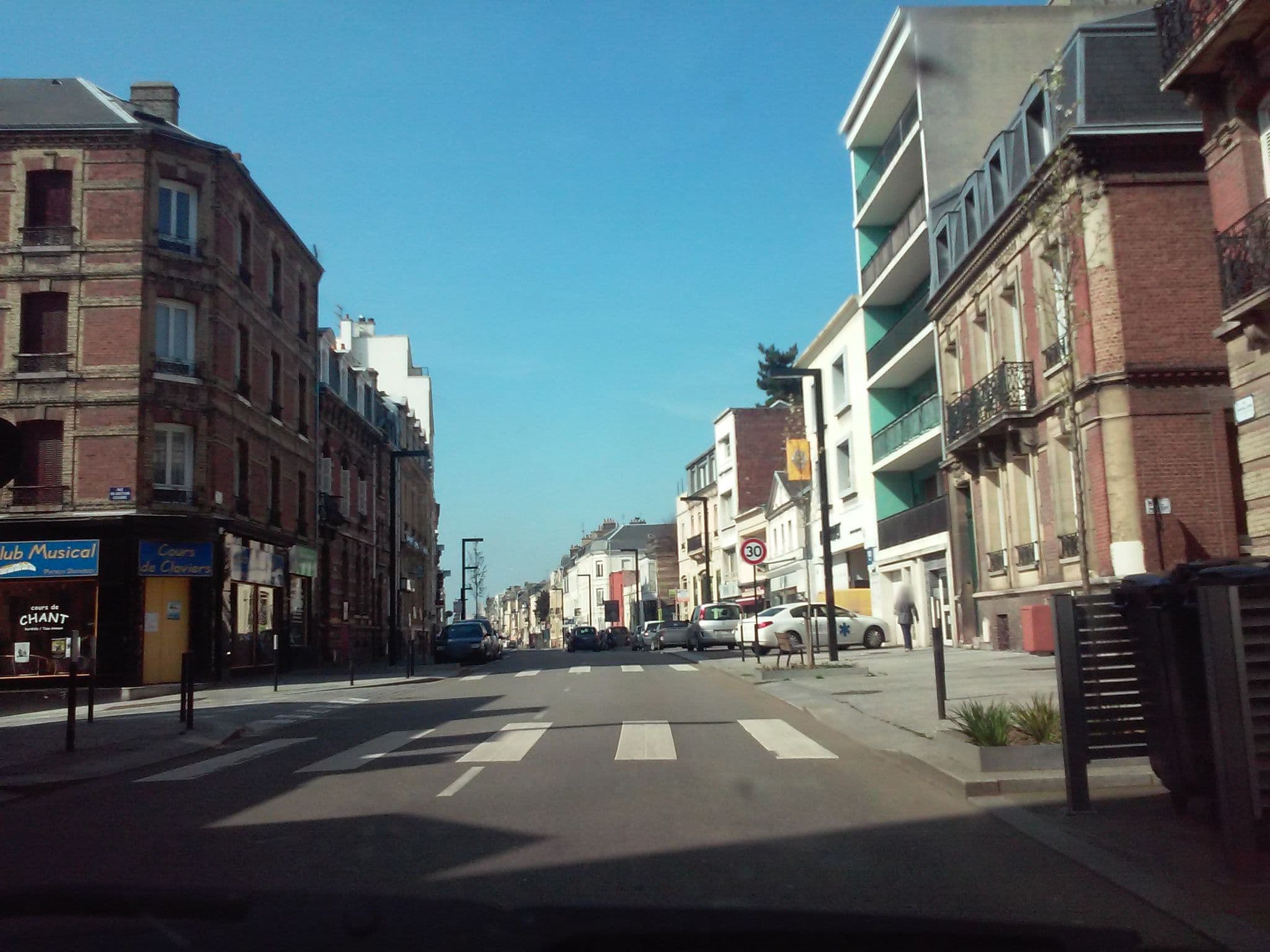 Street view near Hôtel des Glycines, Le Havre — © pymouss (CC BY-SA · Mapillary)