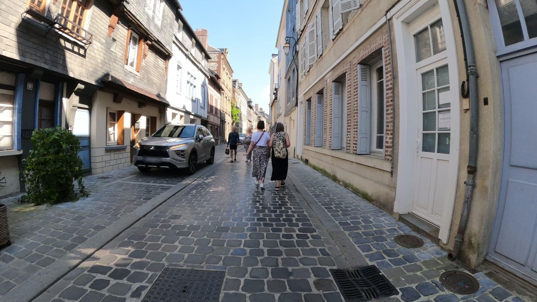 Street view near armonui, Honfleur — © Nzau (CC BY-SA · Mapillary)