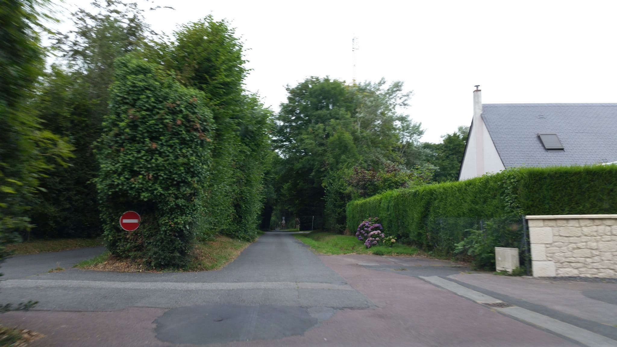 Street view near Domaine des 4 saisons, Honfleur — © it_s_so_funny (CC BY-SA · Mapillary)
