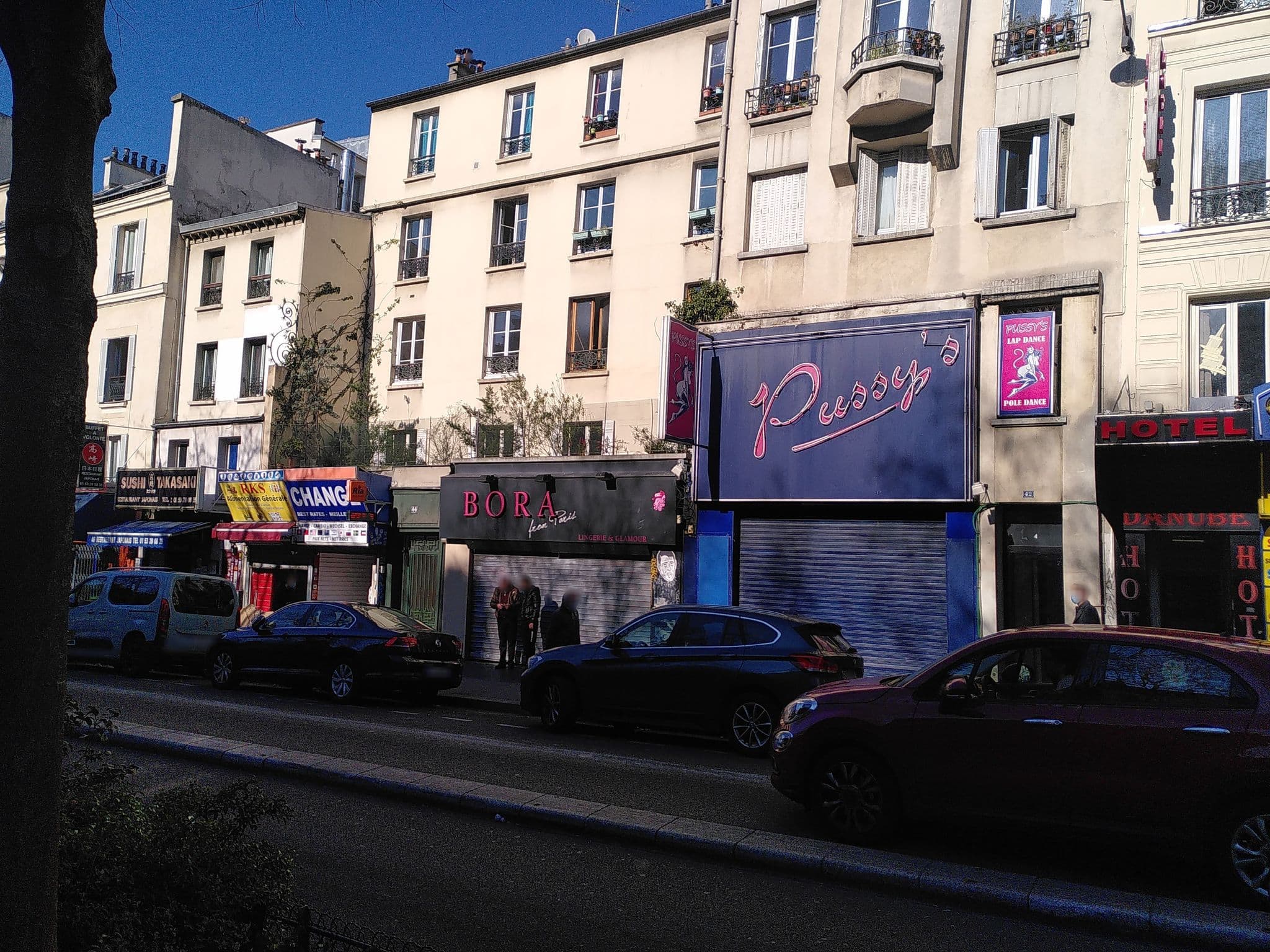 Street view near Hôtel Leon, Paris 17 Batignolles-Monceau — © britze (CC BY-SA · Mapillary)