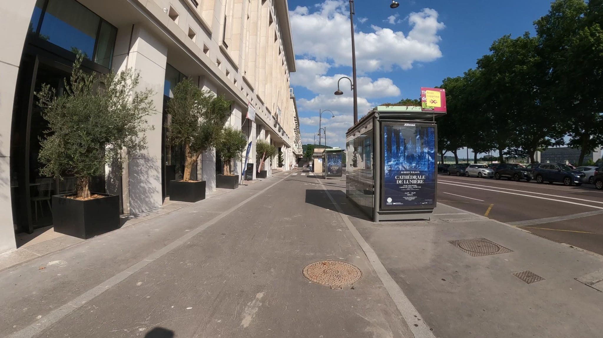 Street view near Novotel, Rouen — © Nzau (CC BY-SA · Mapillary)