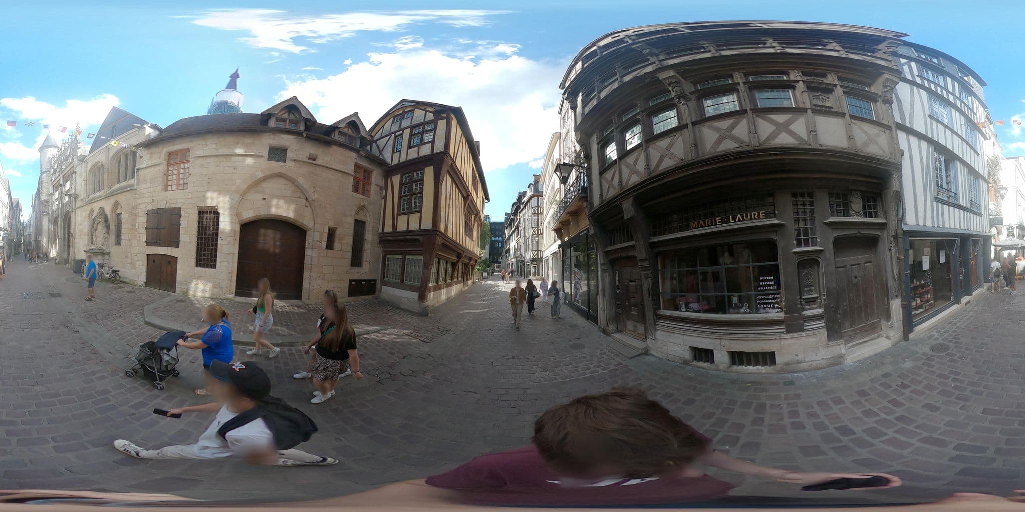 Street view near Rouen Appart Hôtel, Rouen — © RemiSimonnin (CC BY-SA · Mapillary)