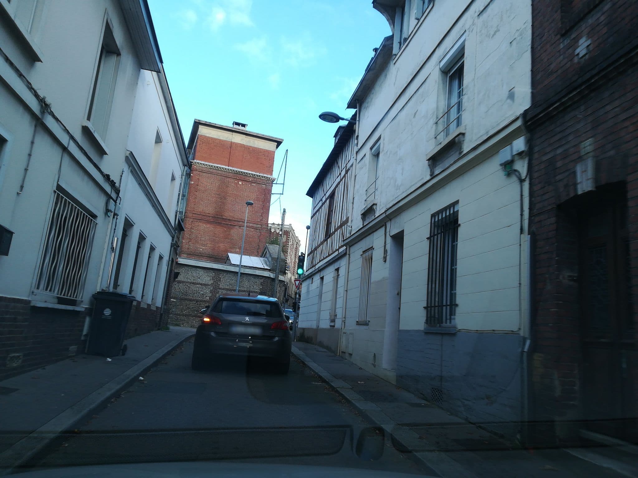 Street view near Un Jardin En Ville, Rouen — © maftieu (CC BY-SA · Mapillary)