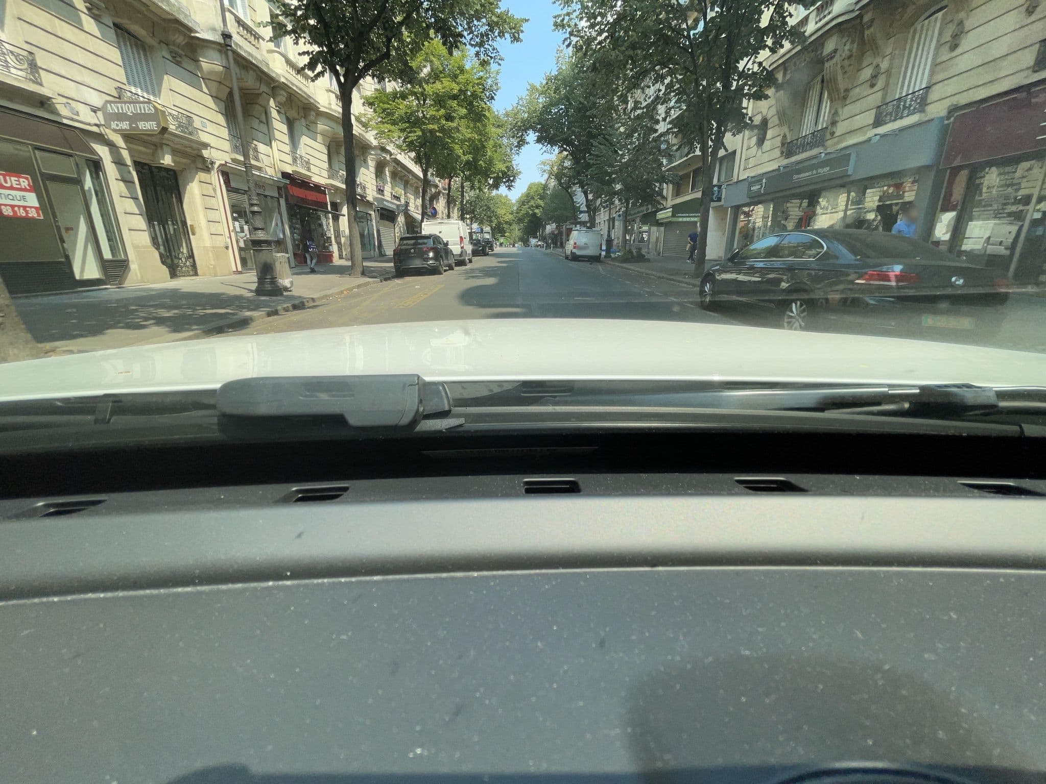 Street view near Selectour - Connaisseurs du Voyage, Paris 16 Passy — © Schriss (CC BY-SA · Mapillary)