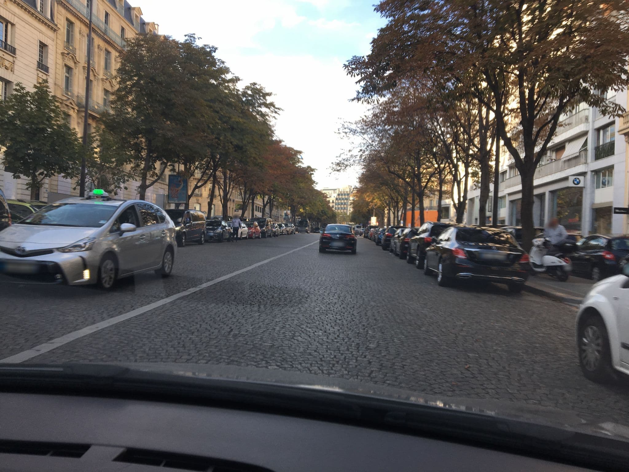 Street view near Salon Louis XIII - Four Seasons Hotel George V, Paris 08 Élysée — © cabinetcourbi (CC BY-SA · Mapillary)