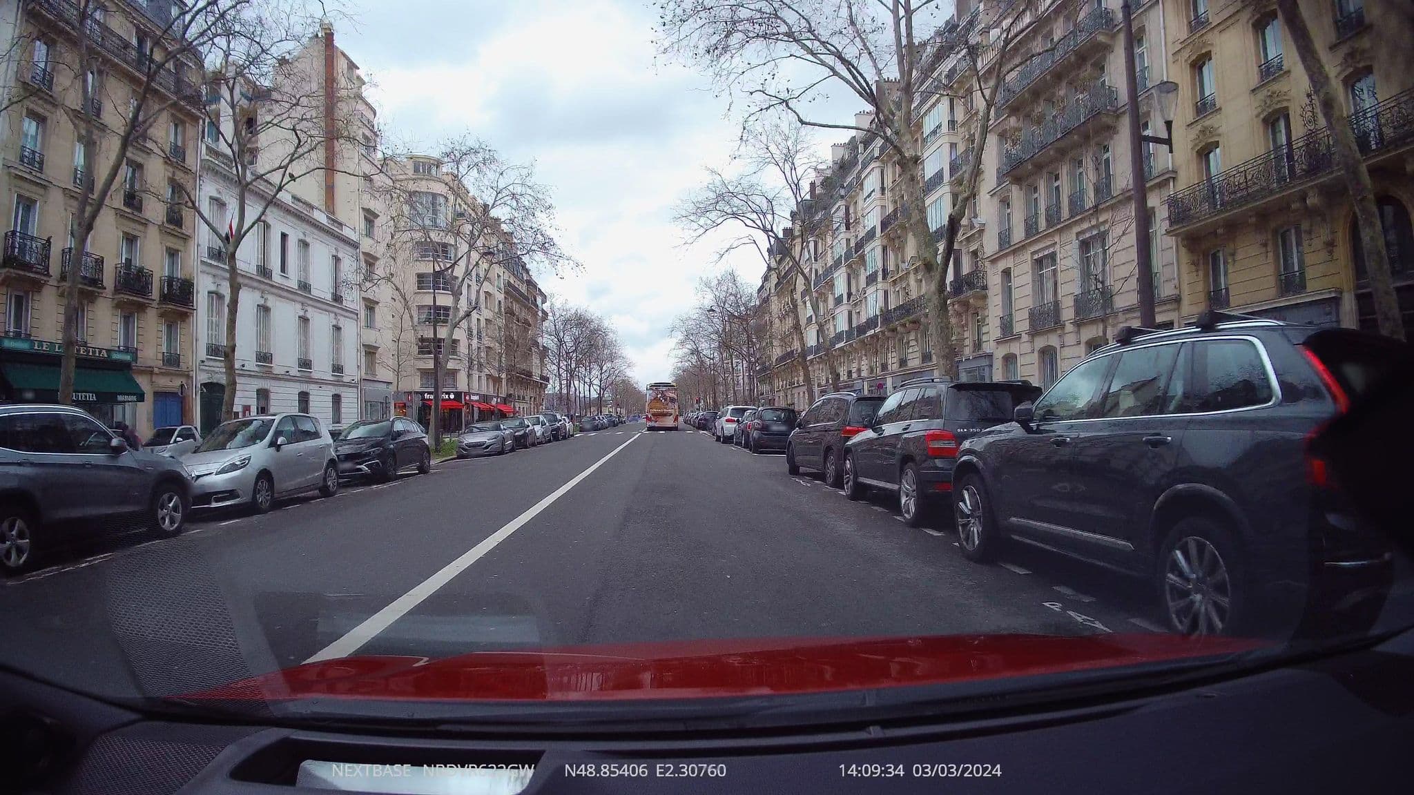 Street view near Hôtel Tourville, Paris 07 Palais-Bourbon — © aerandir14 (CC BY-SA · Mapillary)