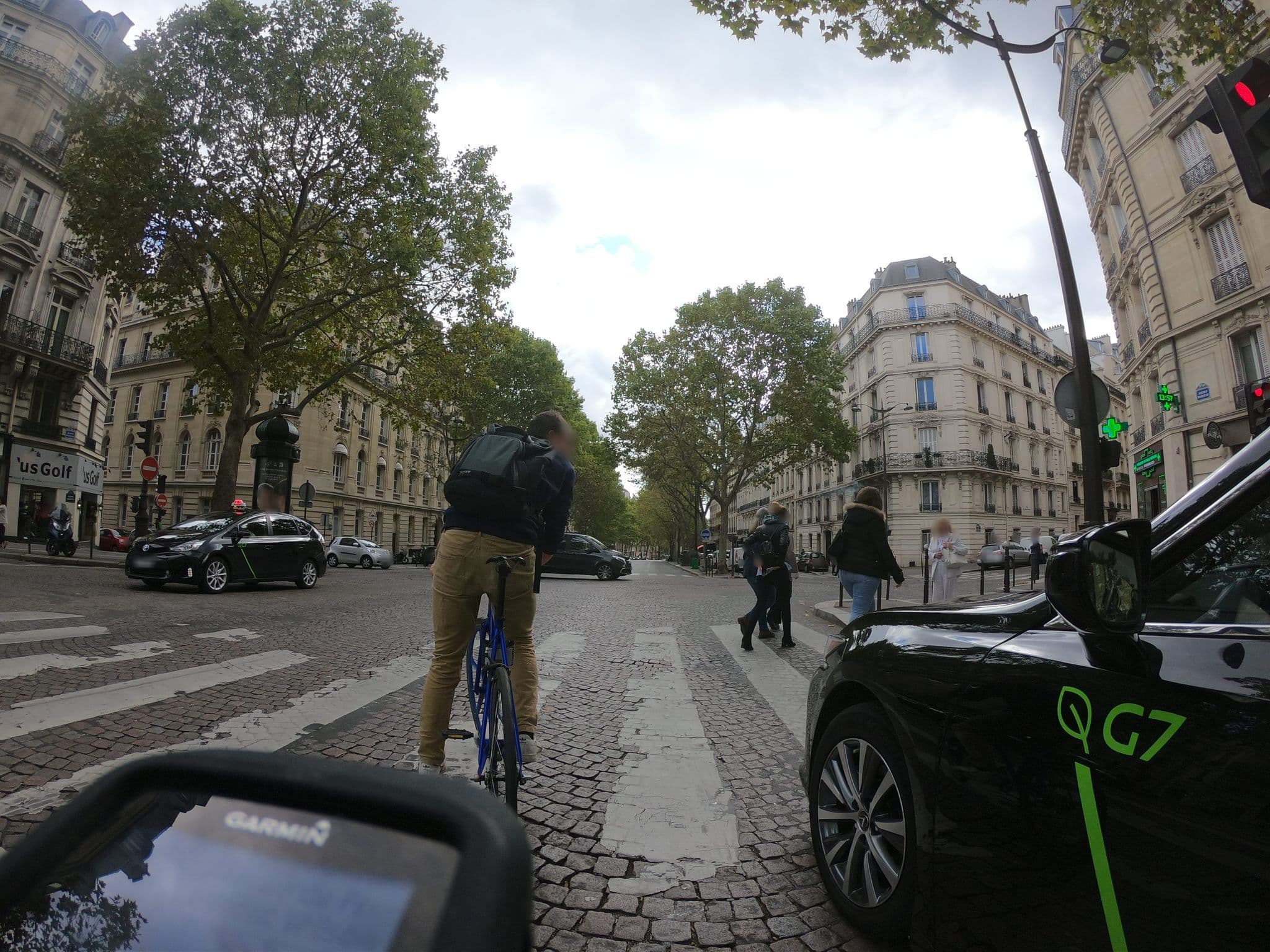 Street view near Syndicat National des Agents de Recherches Privées, Paris 08 Élysée — © htonchia (CC BY-SA · Mapillary)