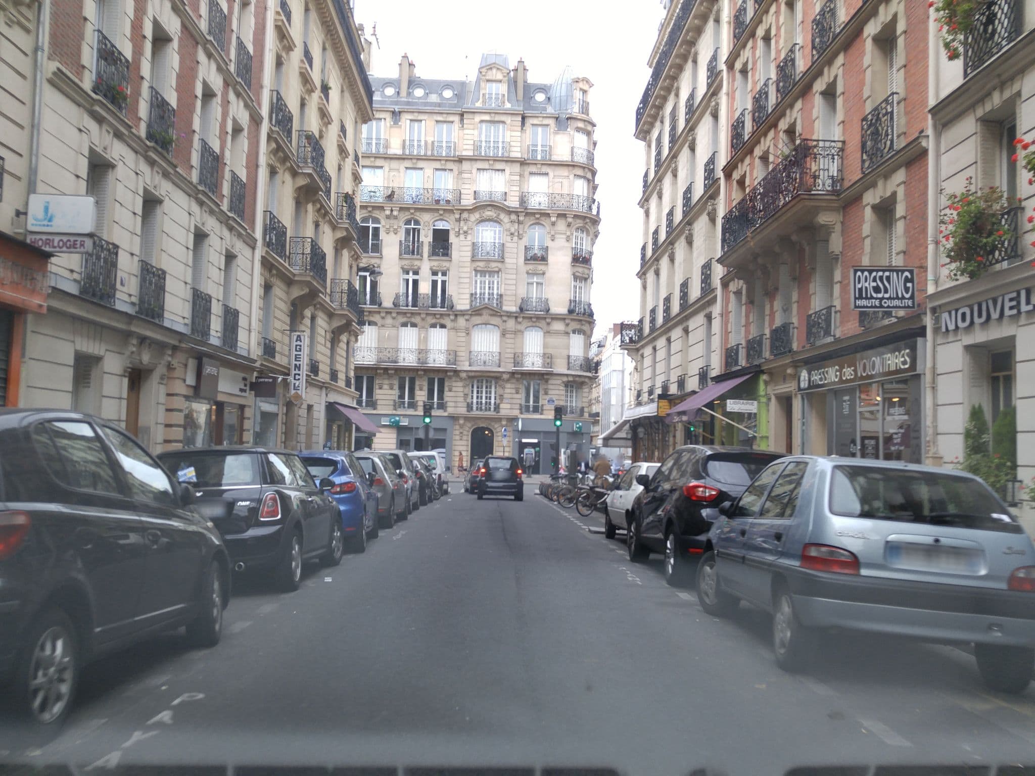 Street view near Aberotel Montparnasse Hotel, Paris 15 Vaugirard — © po_gregoire (CC BY-SA · Mapillary)